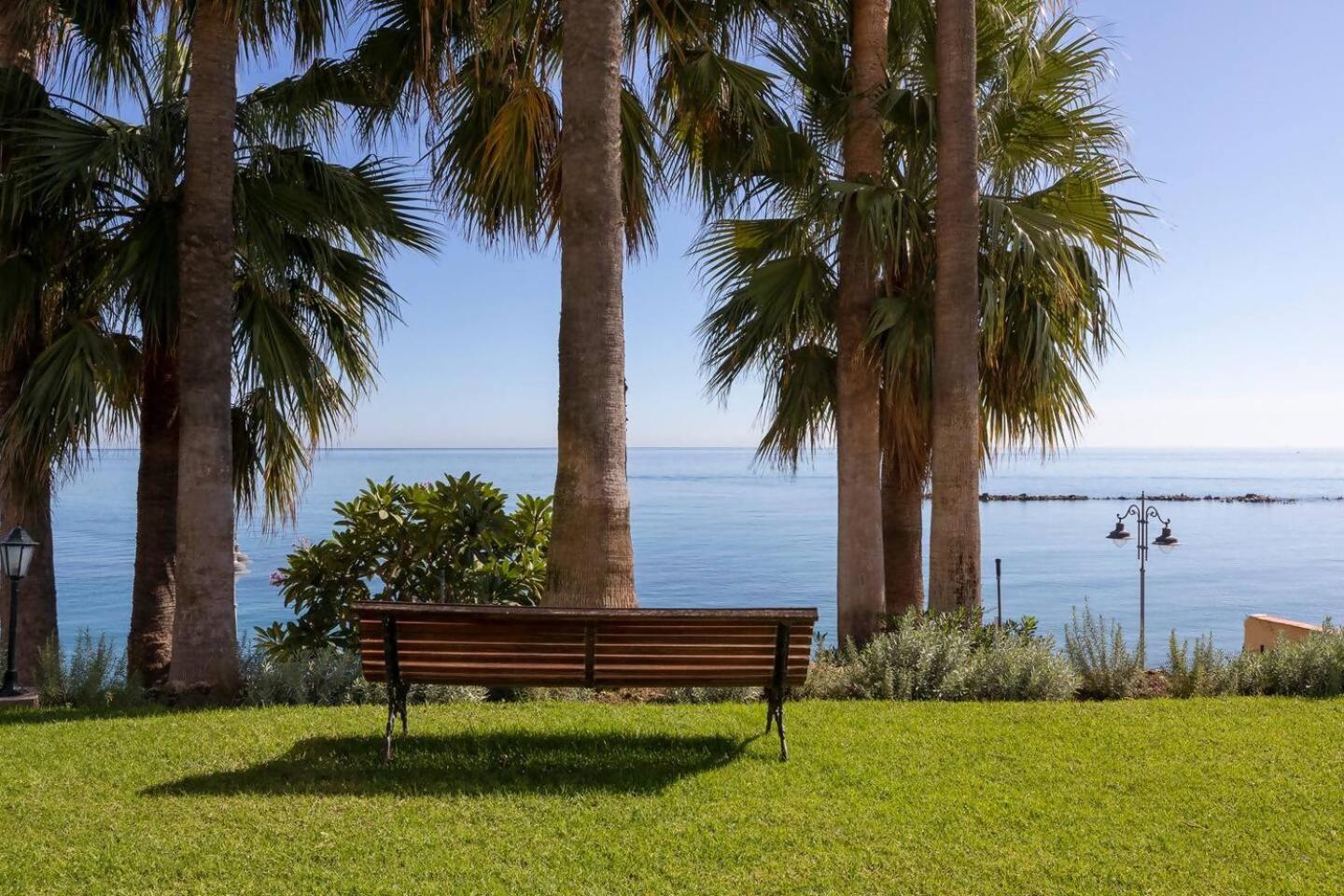 Apartamento Piso Bonito En La Primera Linea De La Playa Con Vistas Al Mar En *