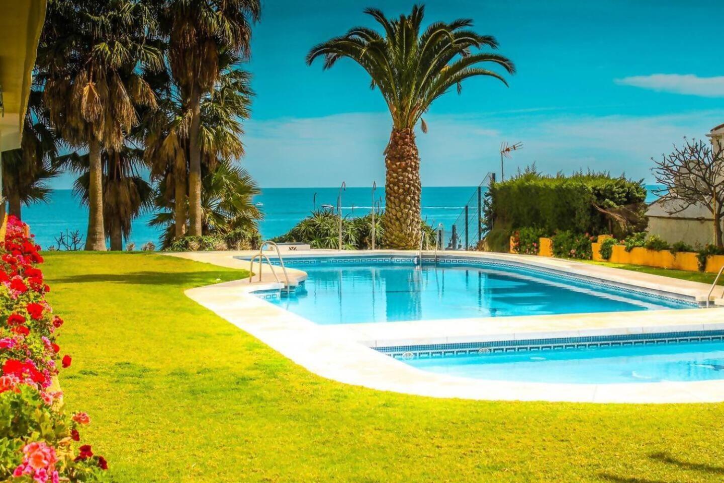 Apartamento Piso Bonito En La Primera Linea De La Playa Con Vistas Al Mar En *