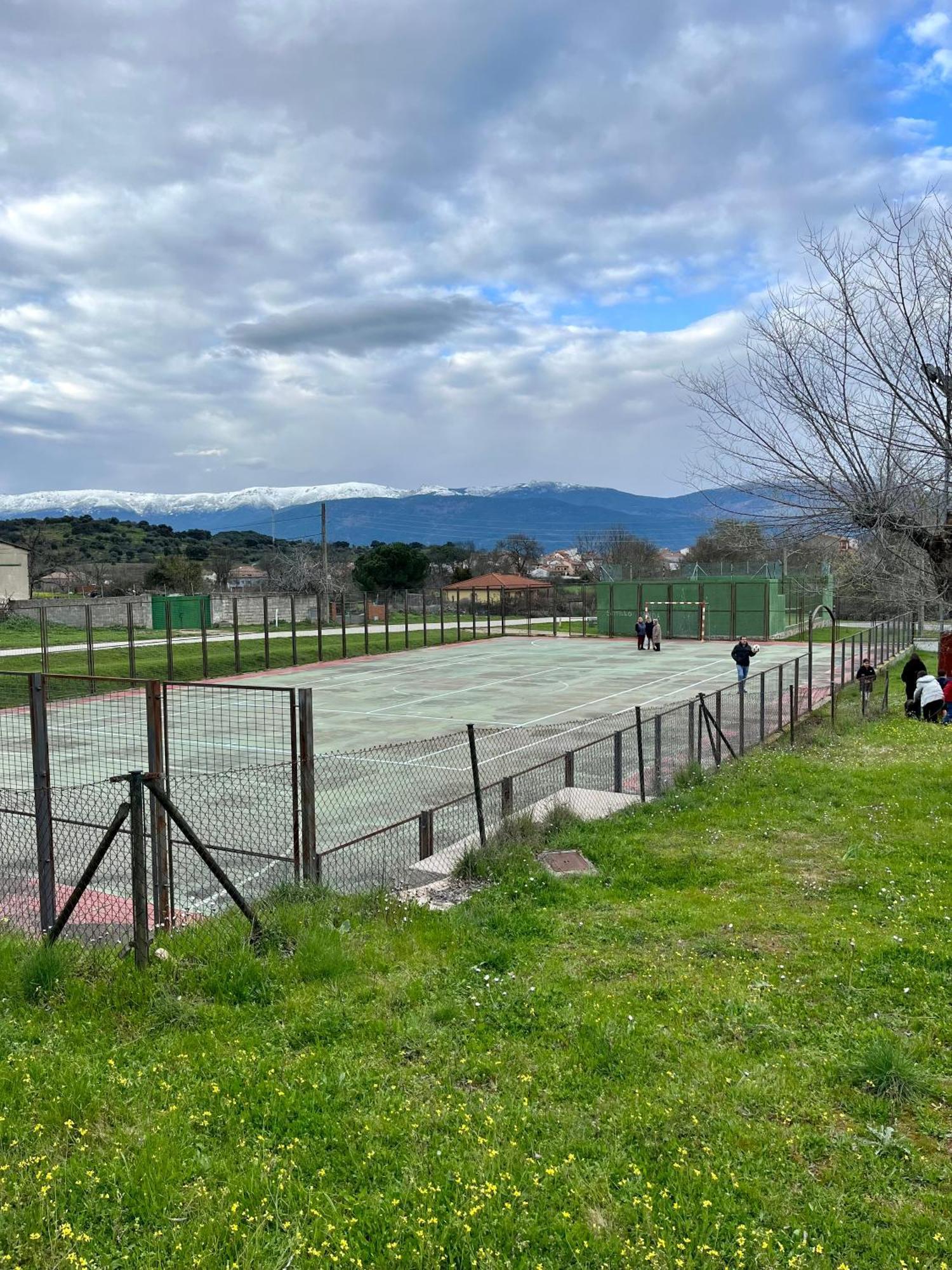 Charming Mountain Views Villa Higuera de las Duenas