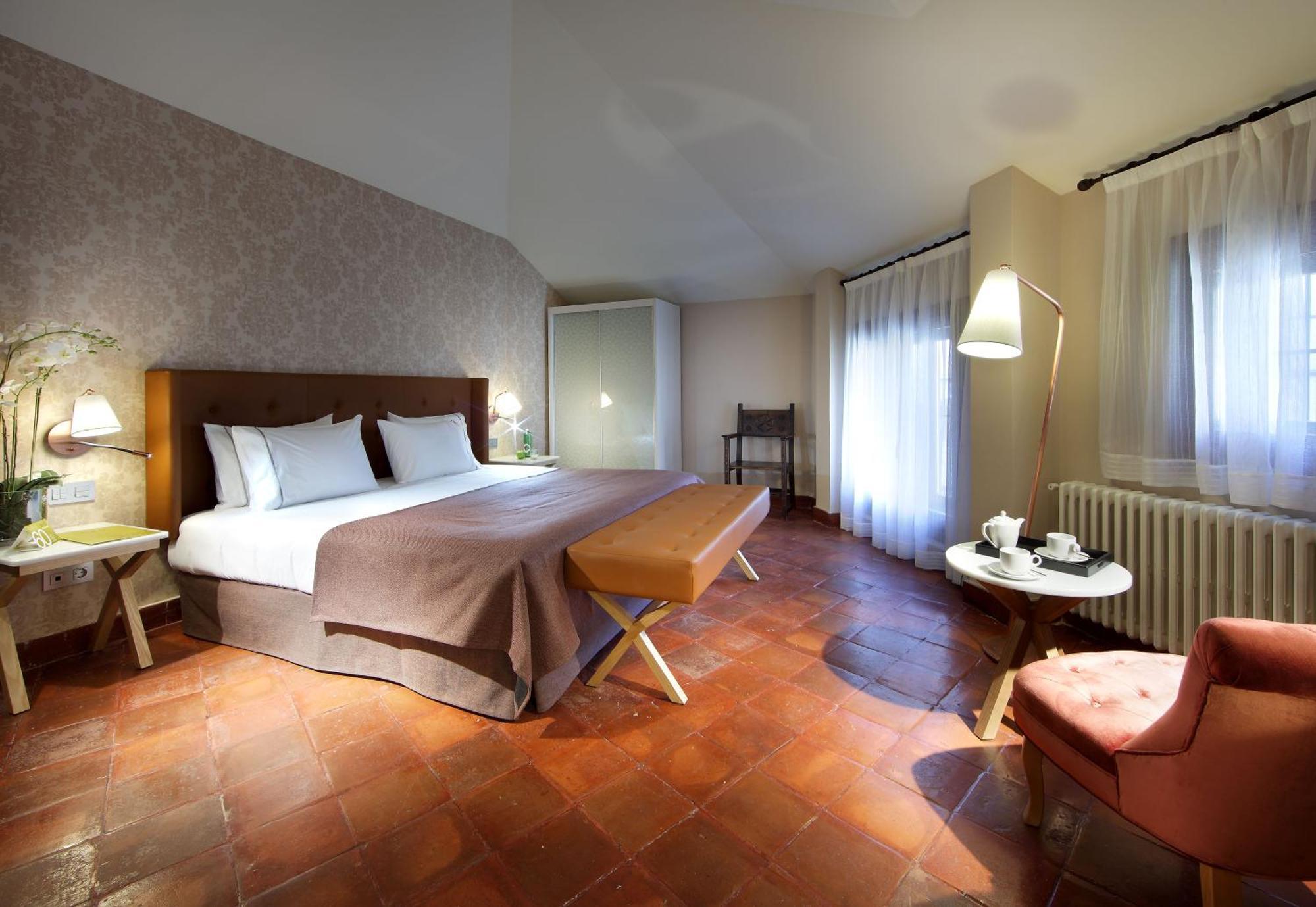 Exe Casa De Linajes Hotel