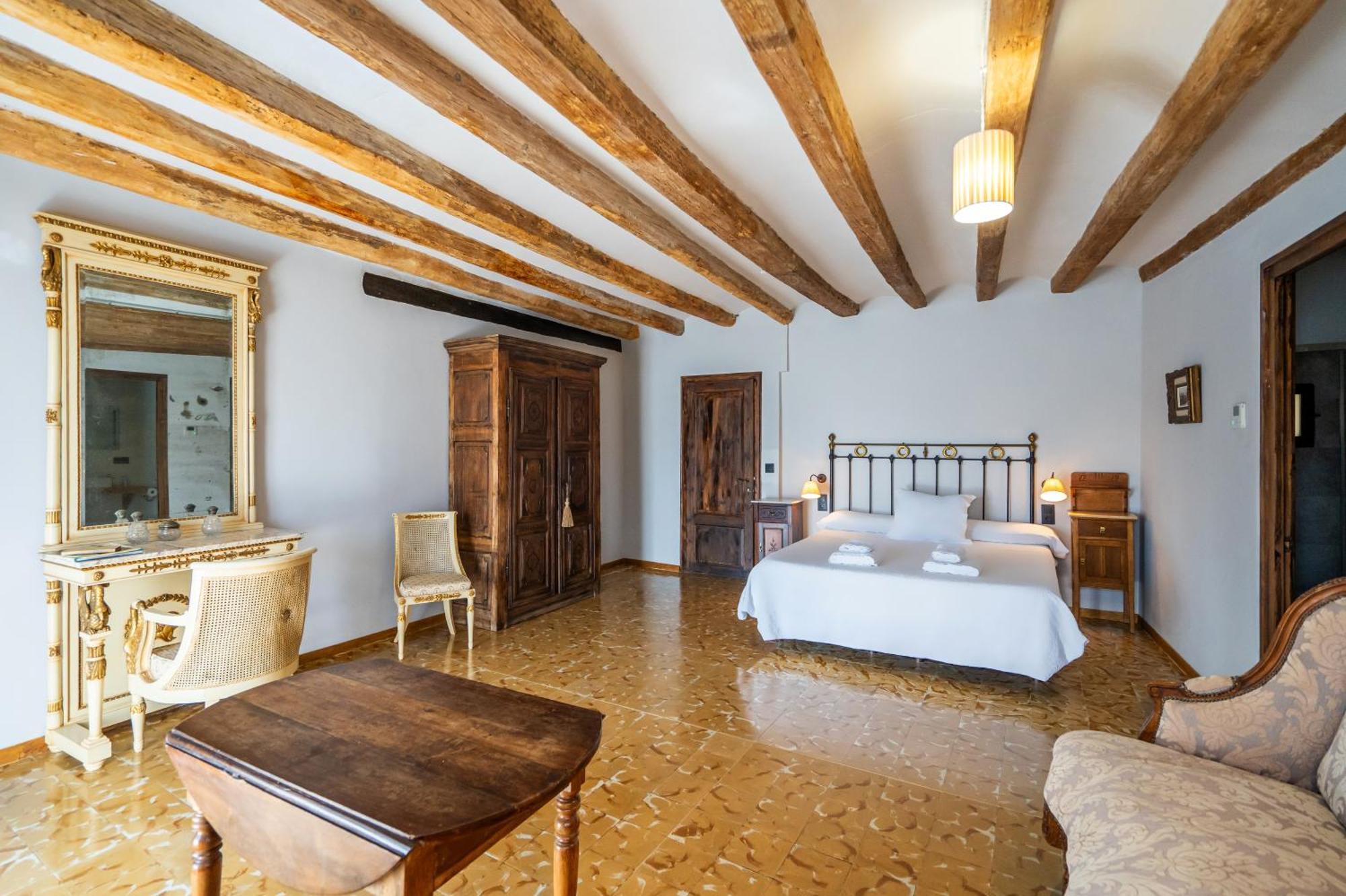 Lo Palauet De La Muralla Bed & Breakfast Balaguer
