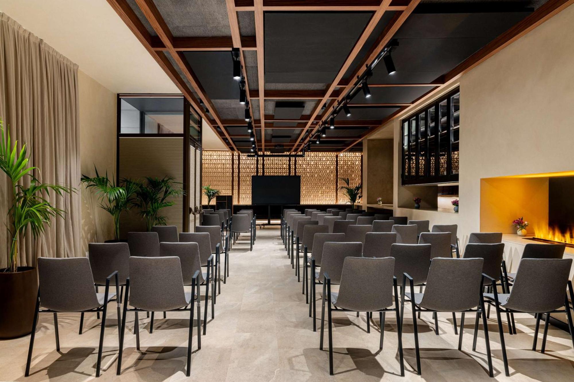 Radisson Collection Hotel, Magdalena Plaza 5* Sevilla