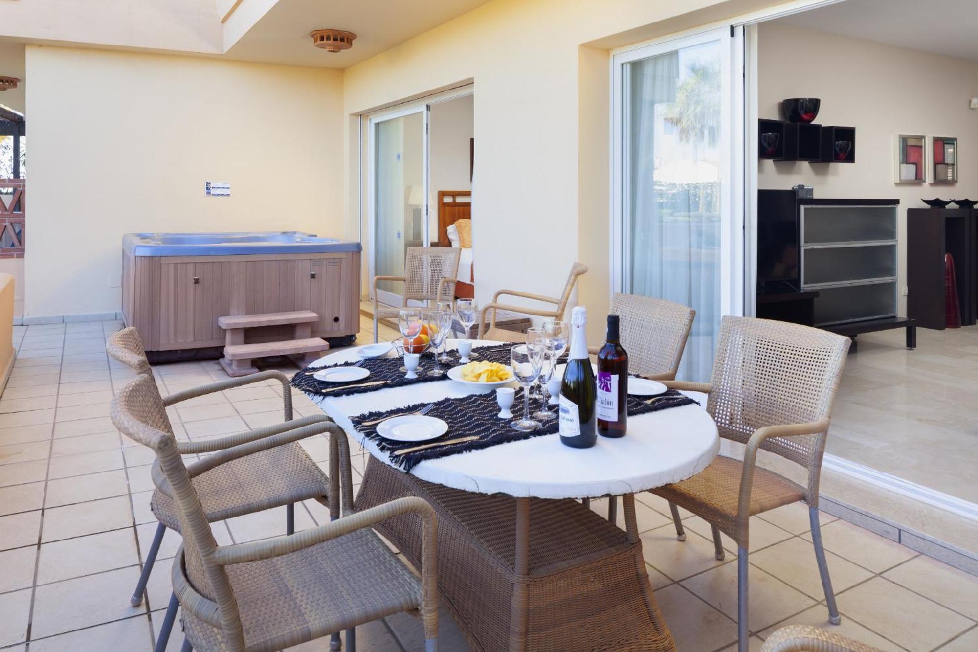 Malibu Mansions By The By Alfresco *