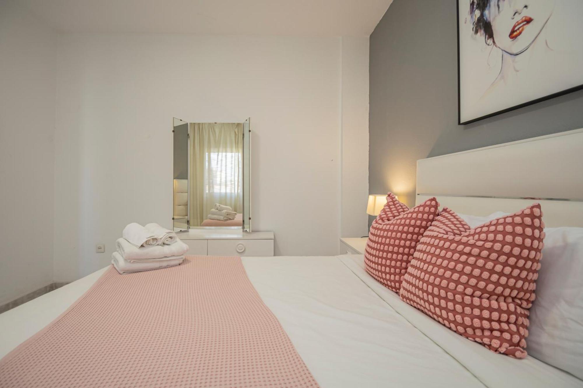 Apartment Perfect Getaway In Triana - 15m Walk Giralda
