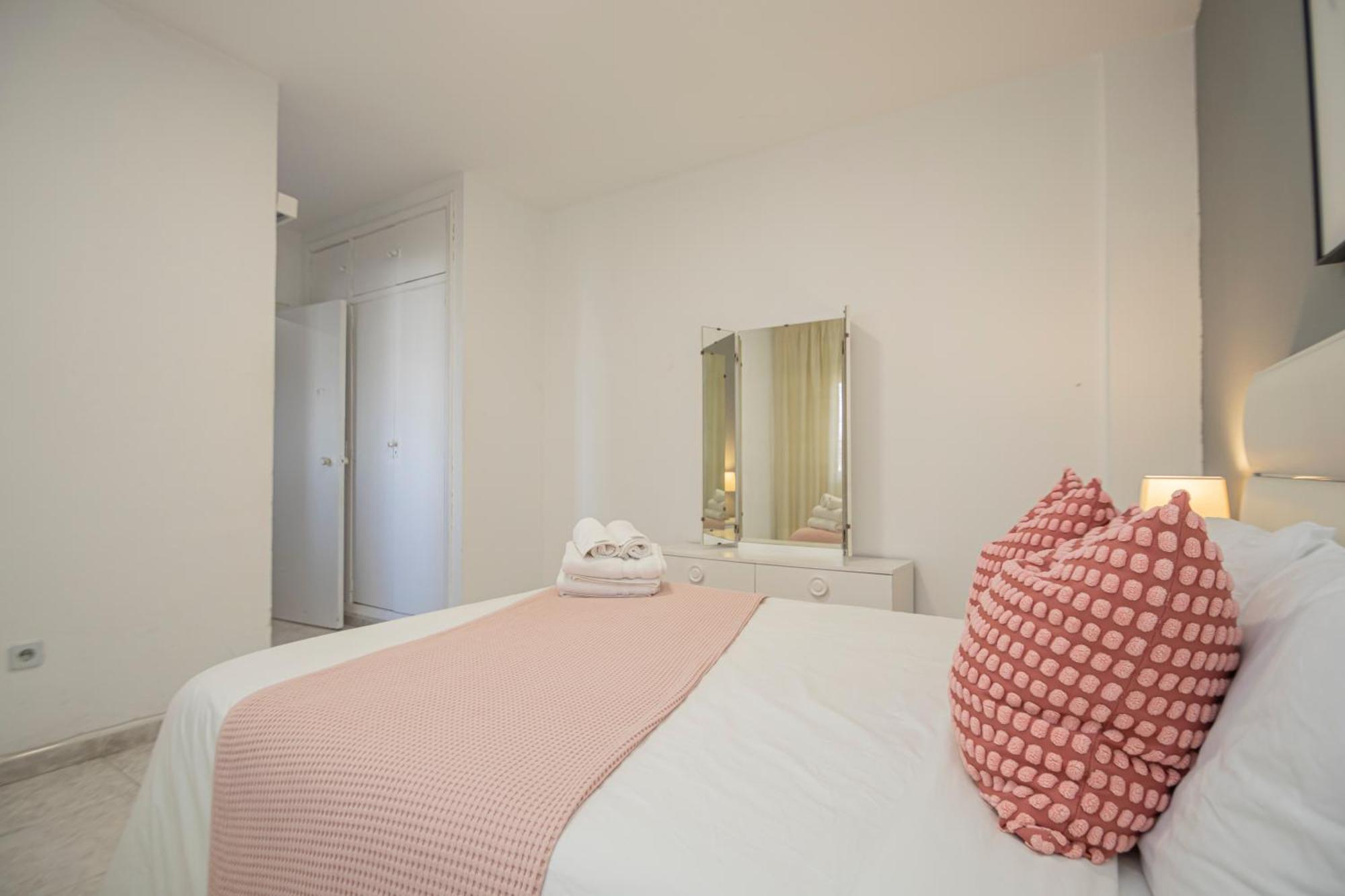 Perfect Getaway In Triana - 15m Walk Giralda Apartment Seville