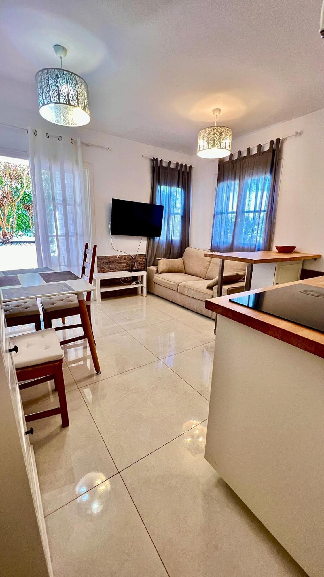 Cozy Two Bed Apartment. Apartamento *