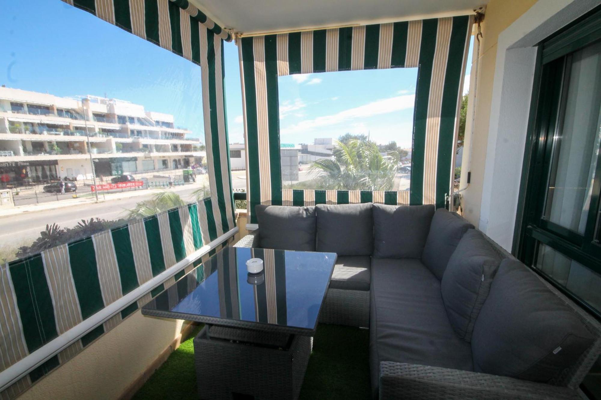 Luxury 2 Bed, 2 Bath With Sea View, Heating And New Bathrooms. Apartamento *