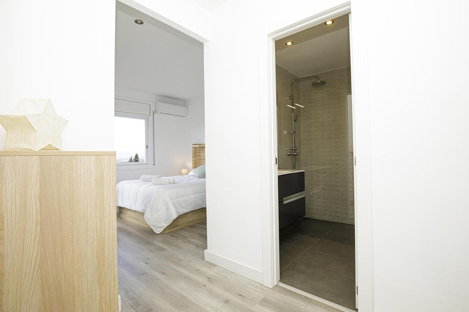 Casa Con Bonitas Vistas En Montjuic Chalet Gerona