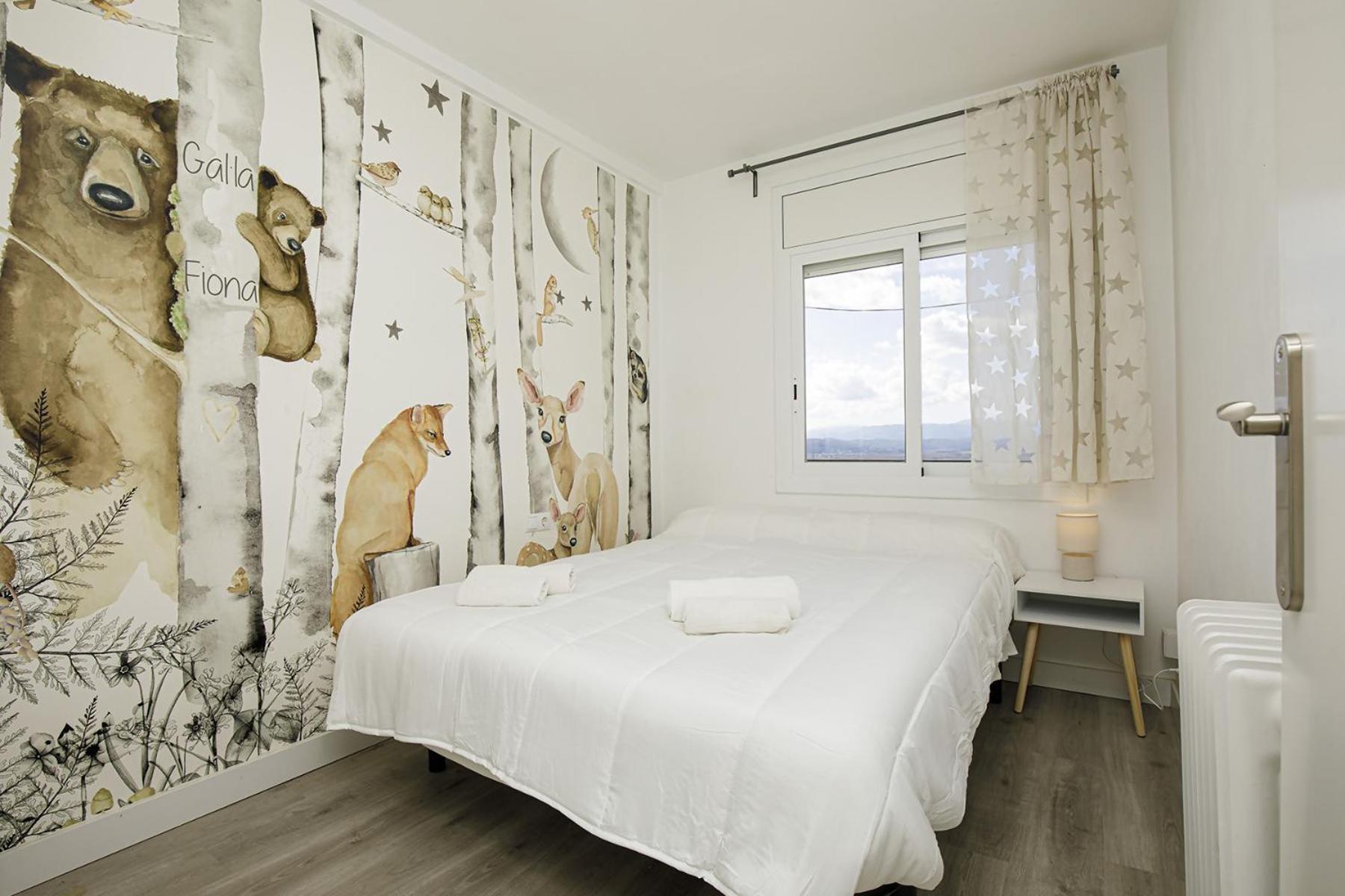 Casa Con Bonitas Vistas En Montjuic Gerona