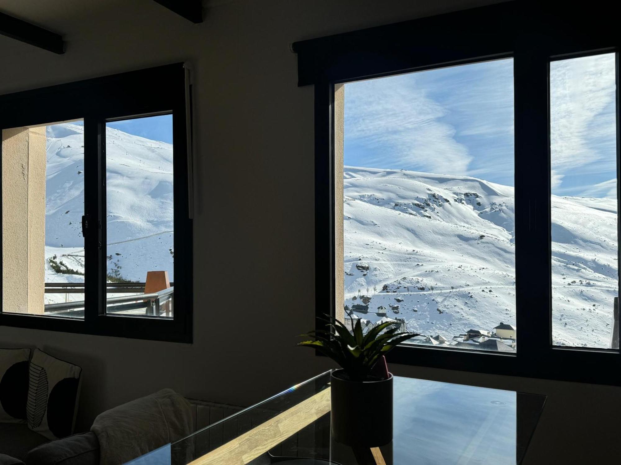 S N Holidays Triplex Loft Mountain Zona Baja Apartment *