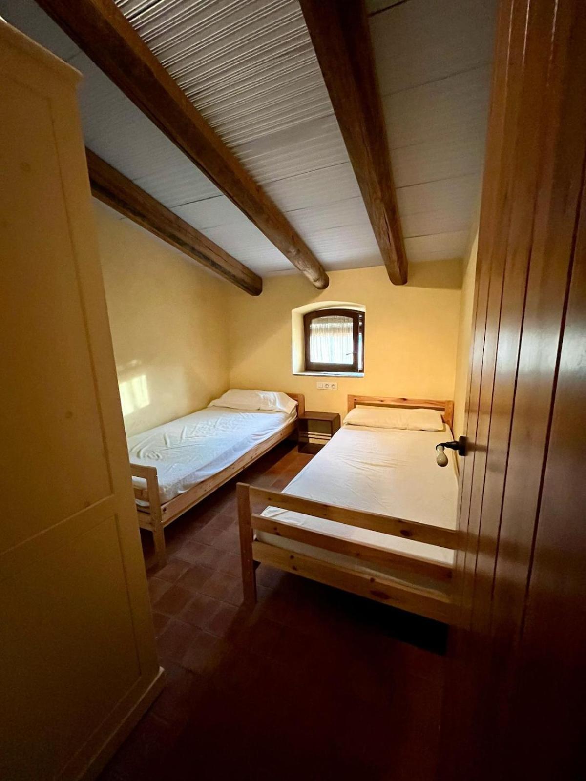 Сasa de vacaciones Renovated Barn With Garden And Pool - For 8 *