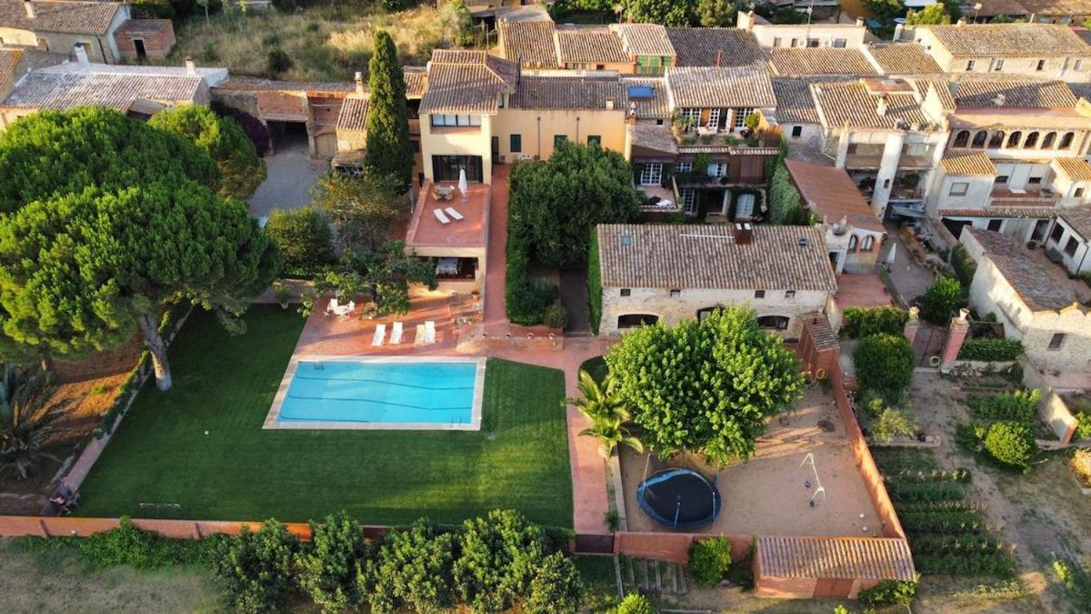 Renovated Barn With Garden And Pool - For 8 *