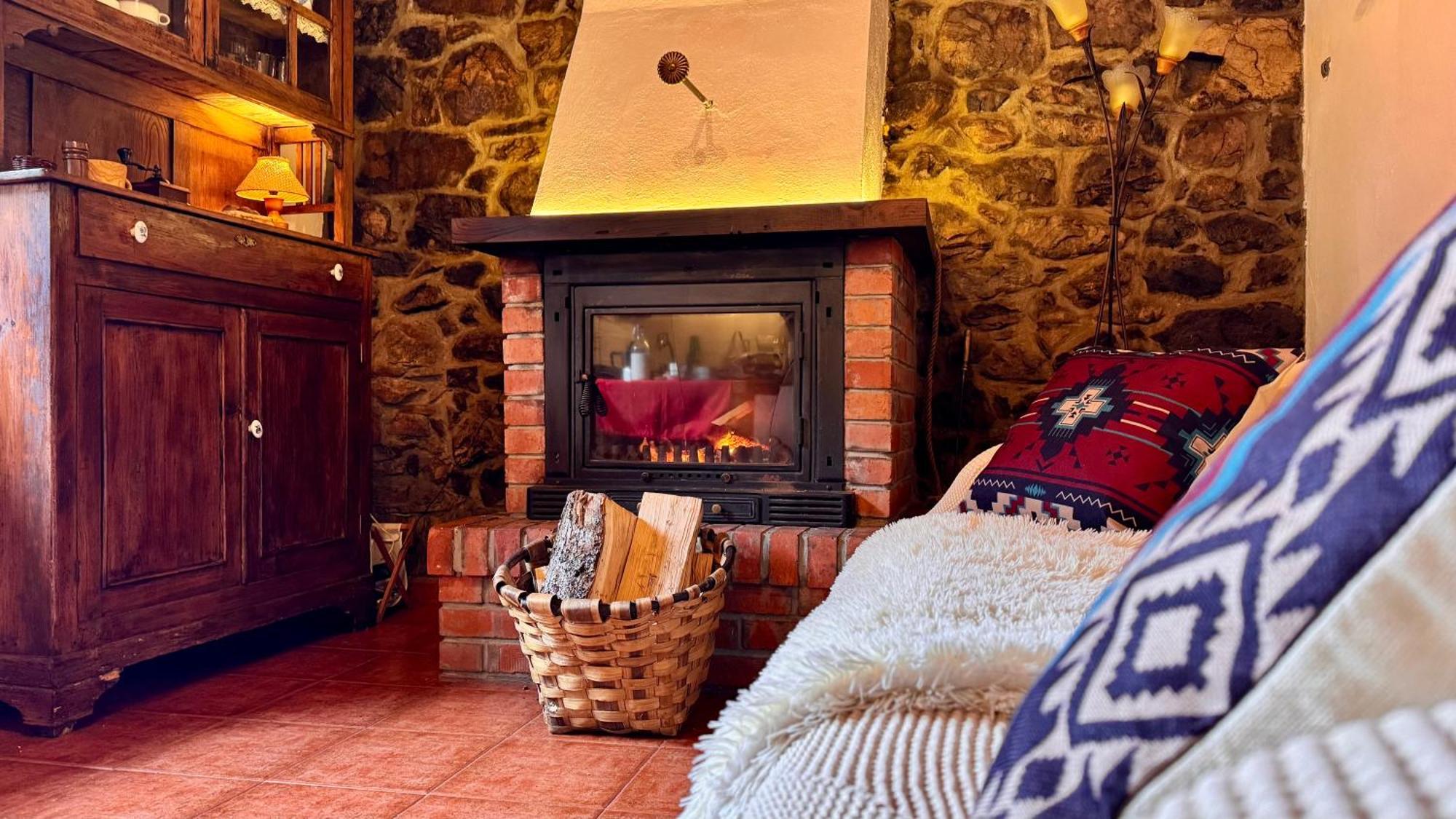 Y Casas De Aldea La Pornacal
