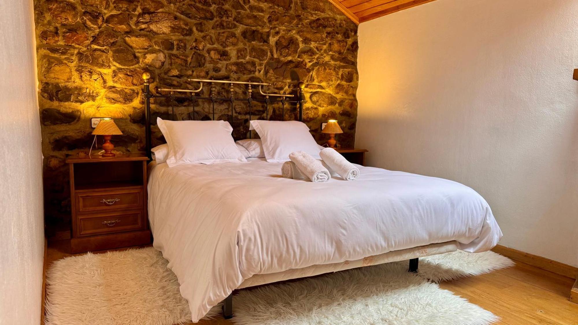 Guest house Y Casas De Aldea La Pornacal