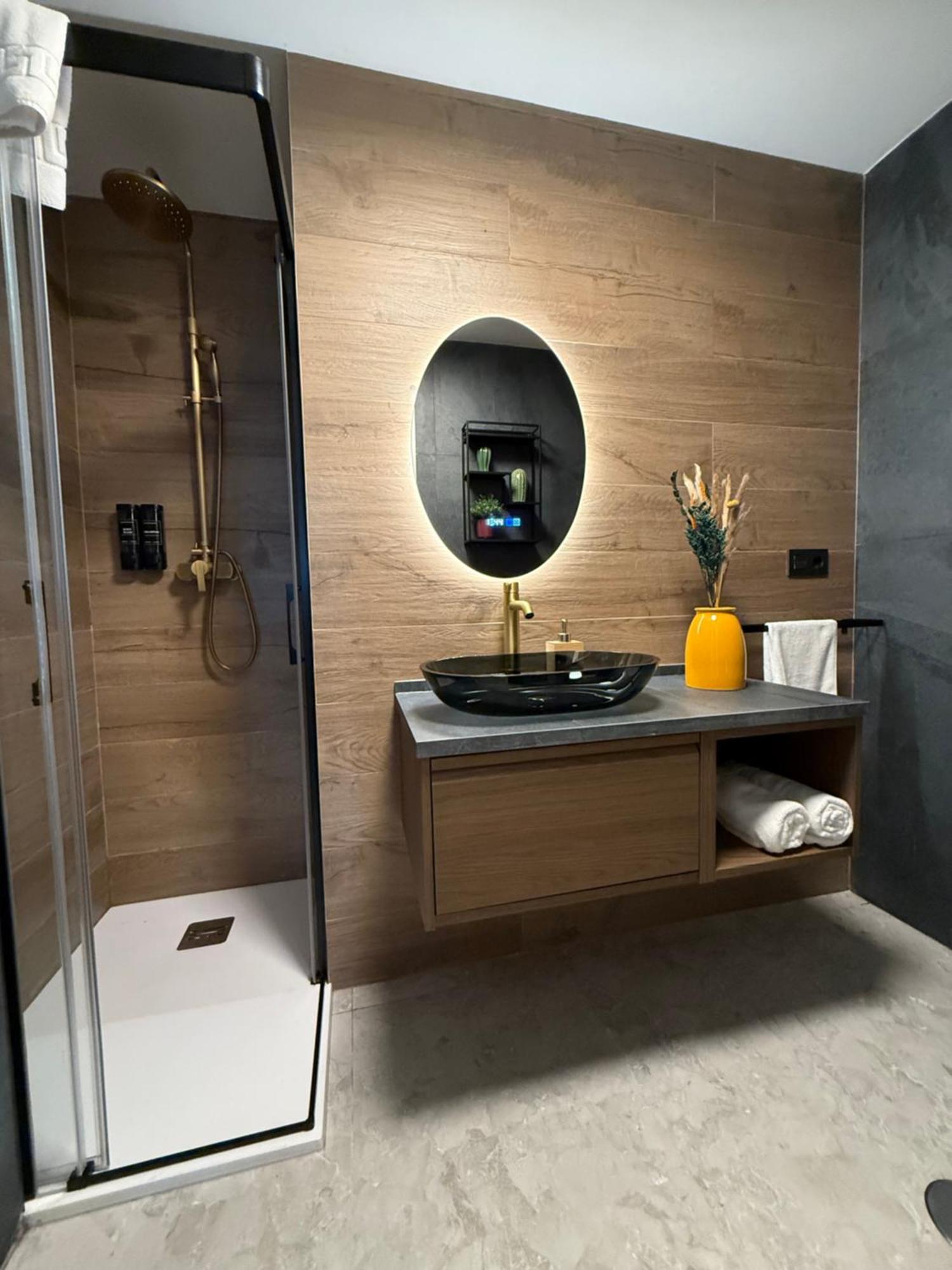 Victoria Loft *