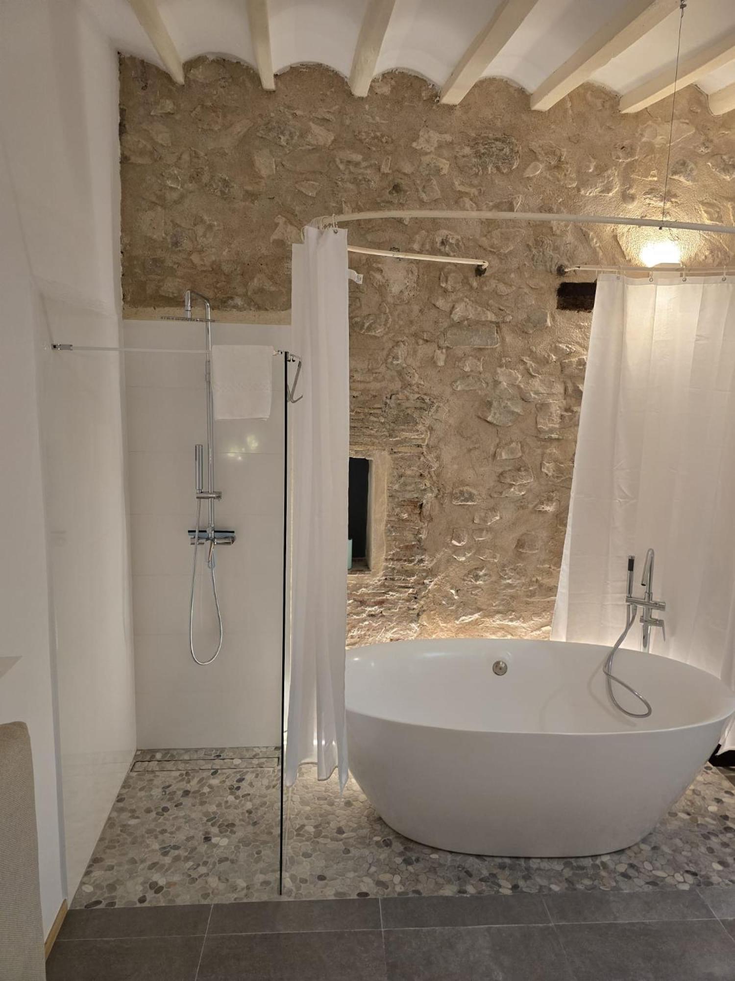 Independiente De 45 M2 Con Banera En Pleno Casco Viejo Apartamento