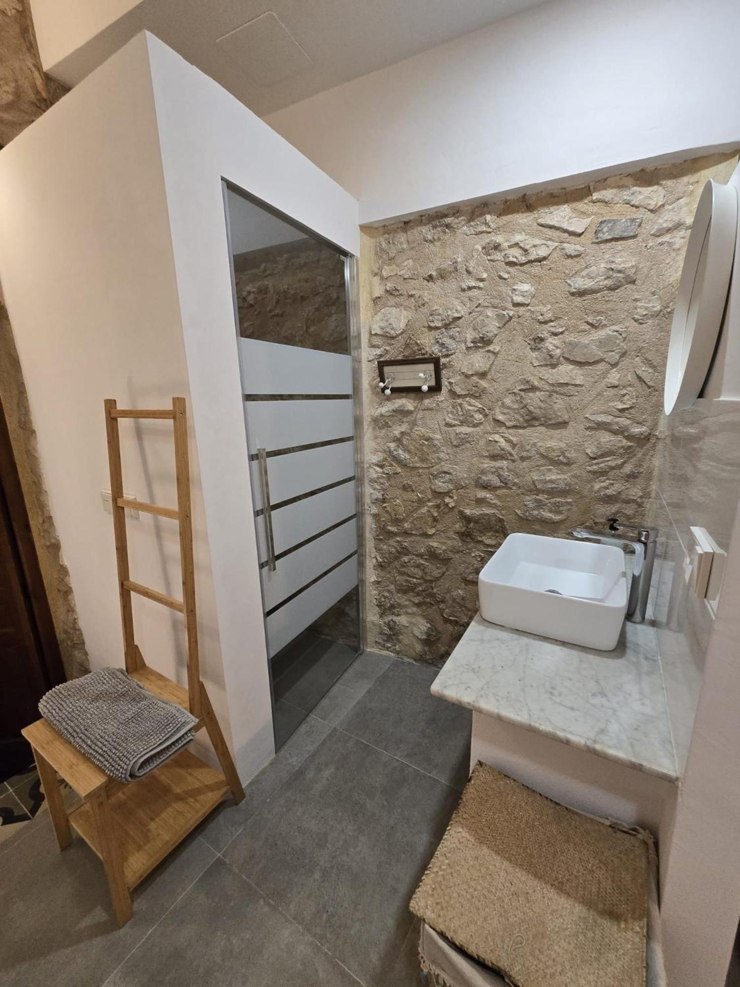 Apartamento Independiente De 45 M2 Con Banera En Pleno Casco Viejo