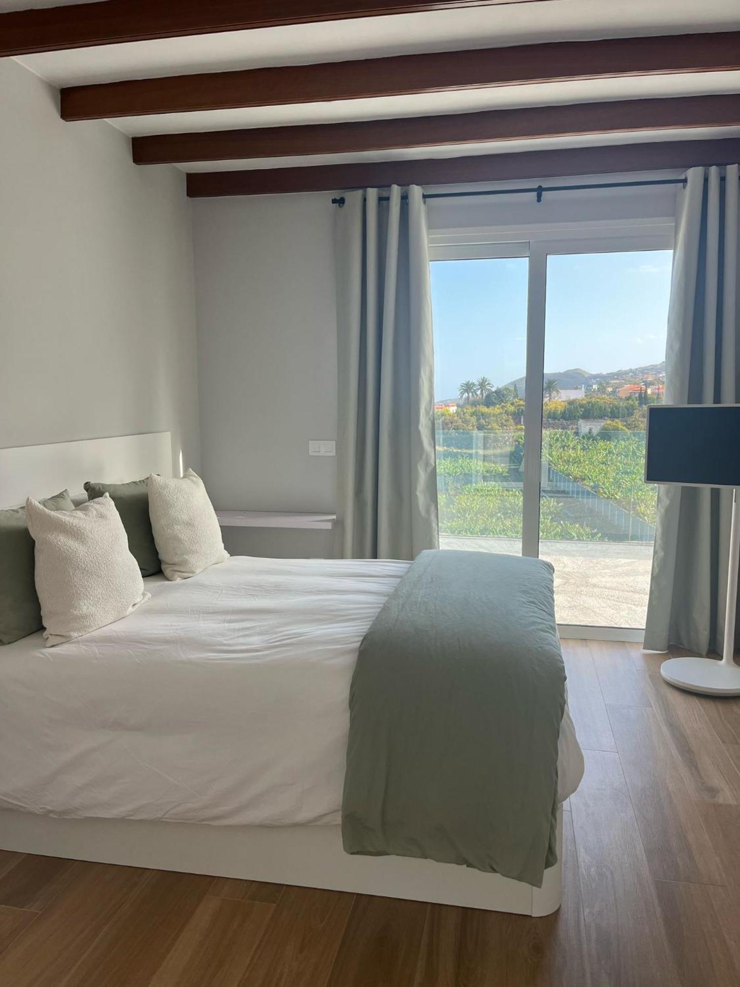 Sonia's Sea View Holiday home