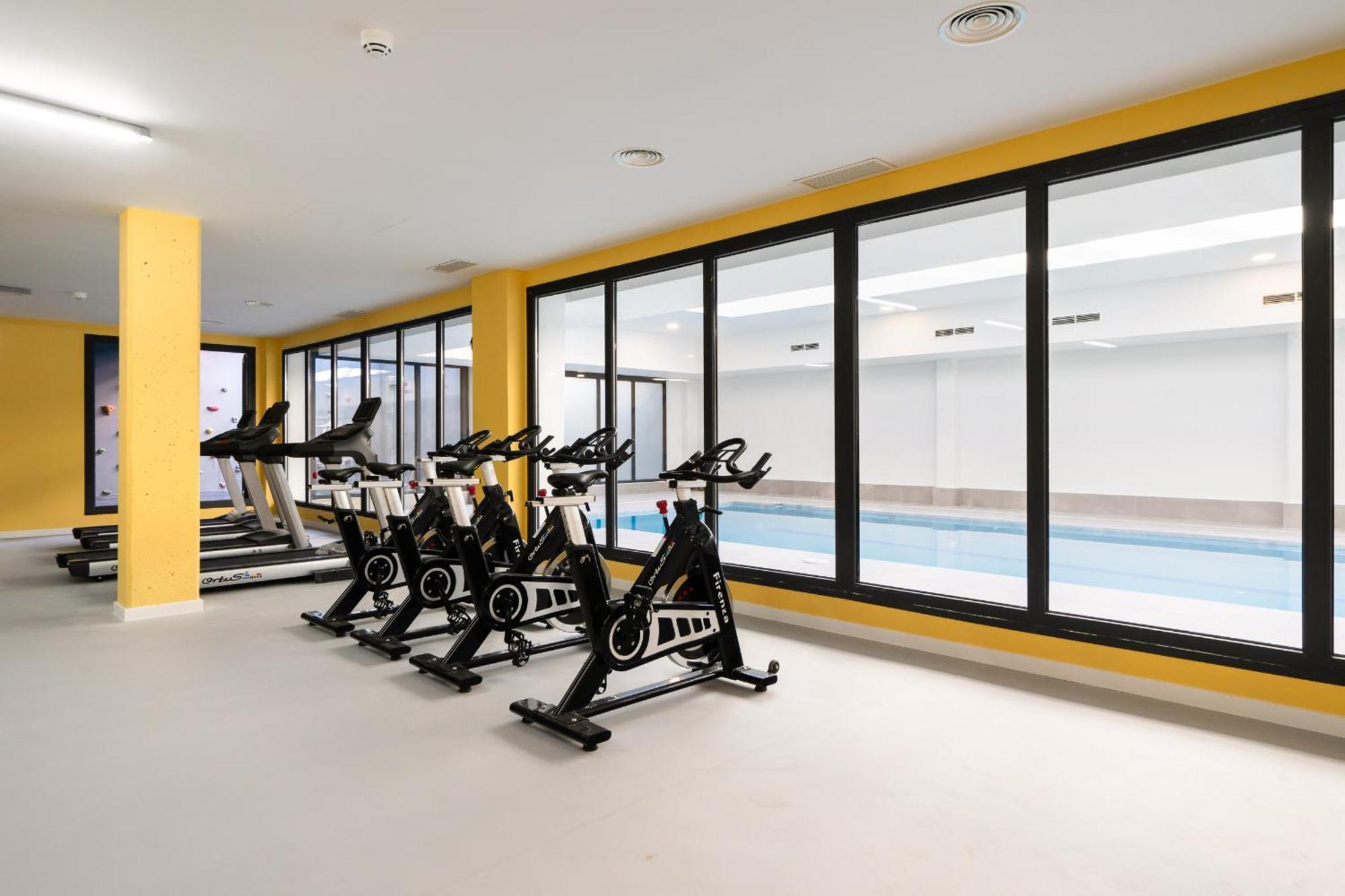 Atico Duplex Con Piscina Y Parking Incluido Alquiler Temporal San Sebastián de los Reyes