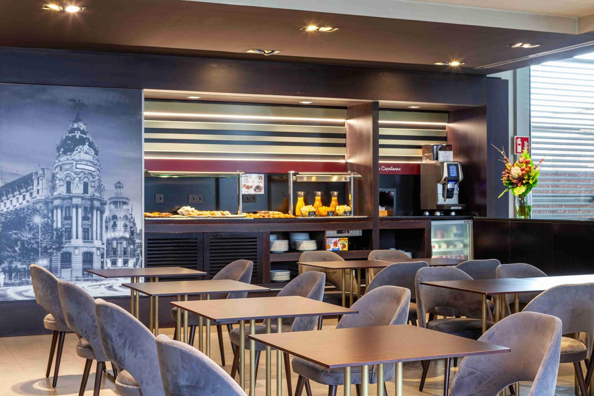 Viena Plaza De España Apartahotel 3*