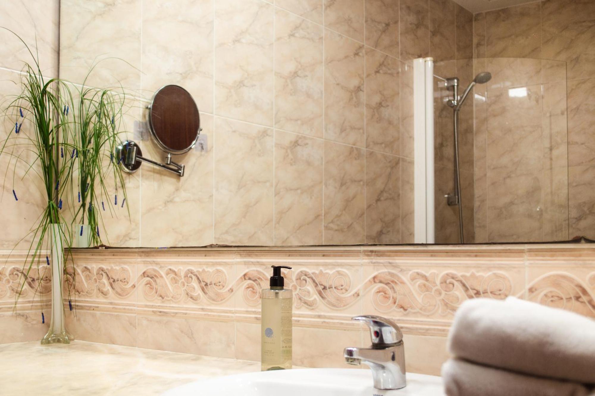 Hotel Checkin Valencia Ciscar 4*