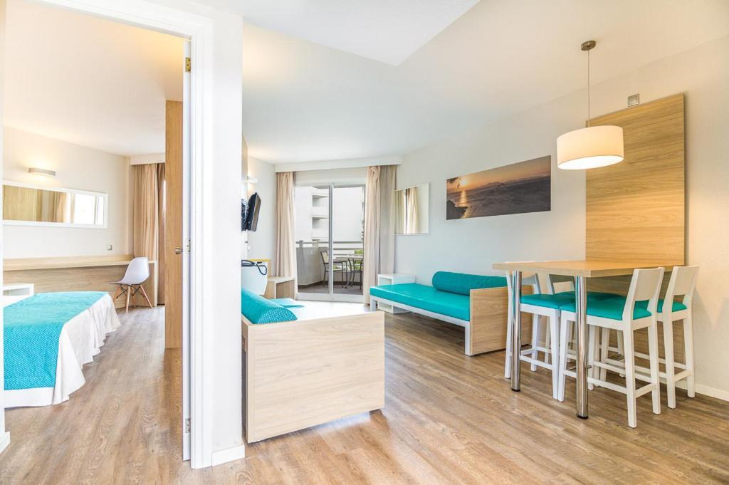 Eix Lagotel Apartahotel 4*