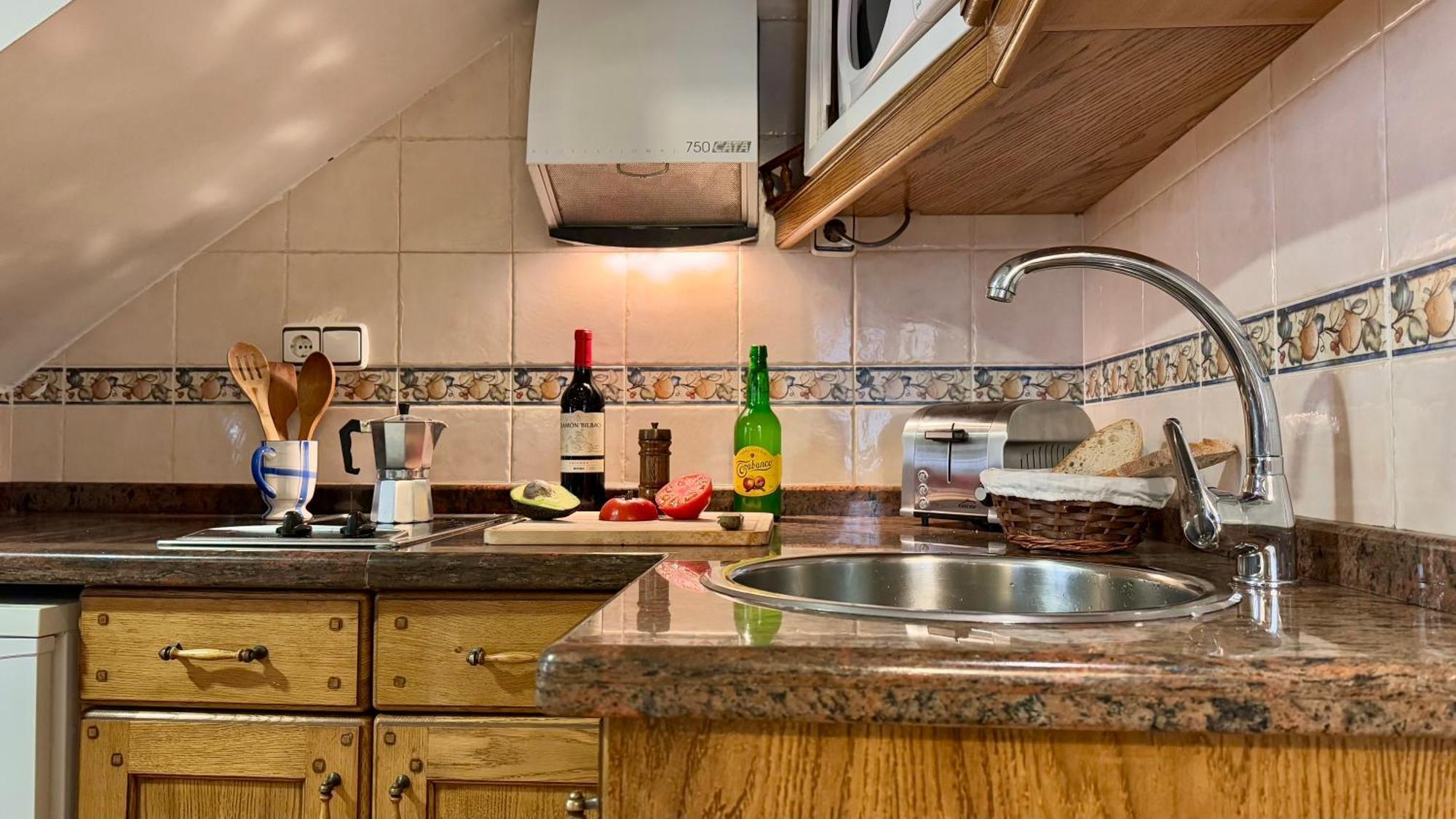 Y Casas De Aldea La Pornacal Guest house