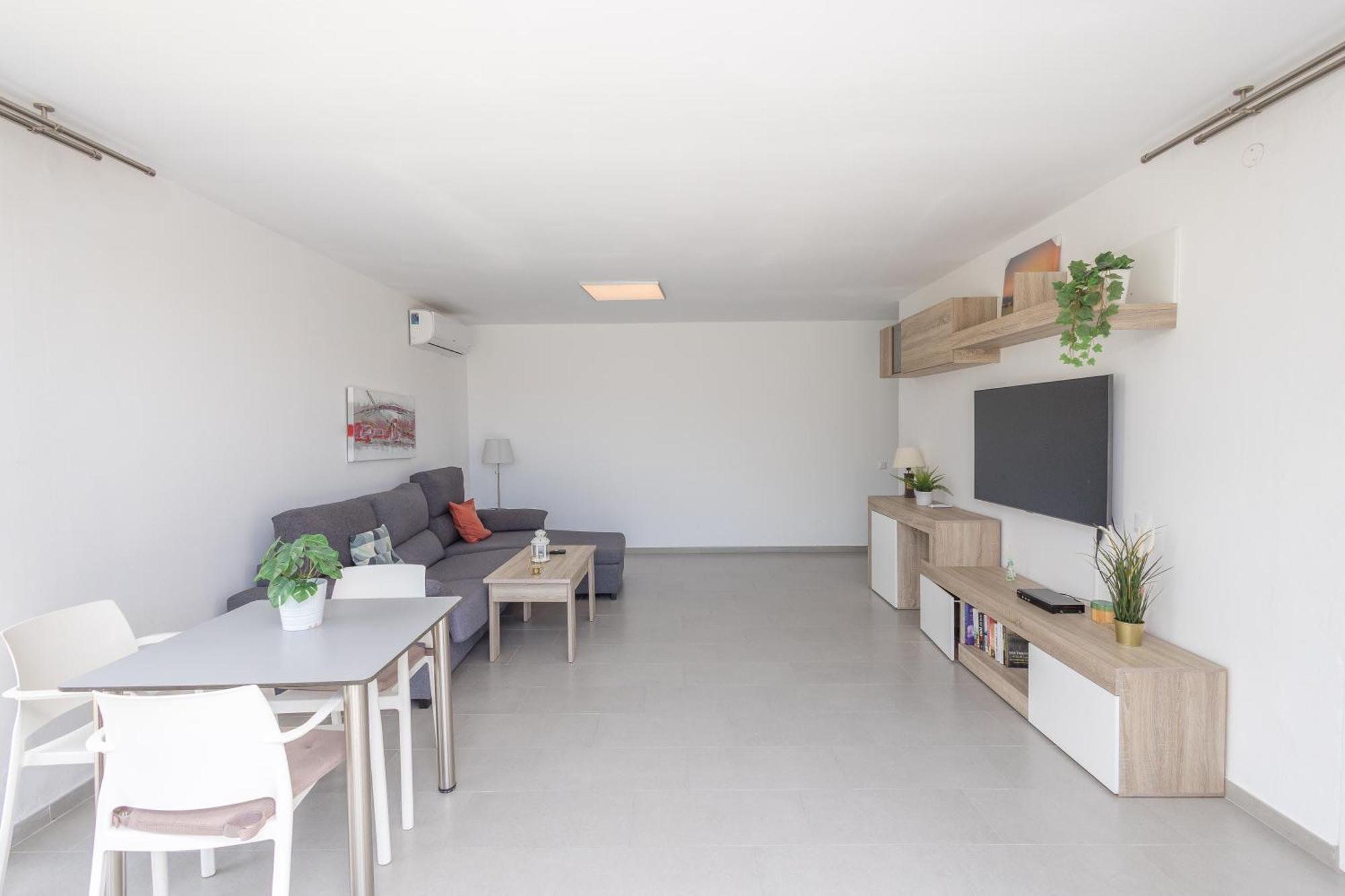 Lightbooking Sun Club Deluxe Apartment *
