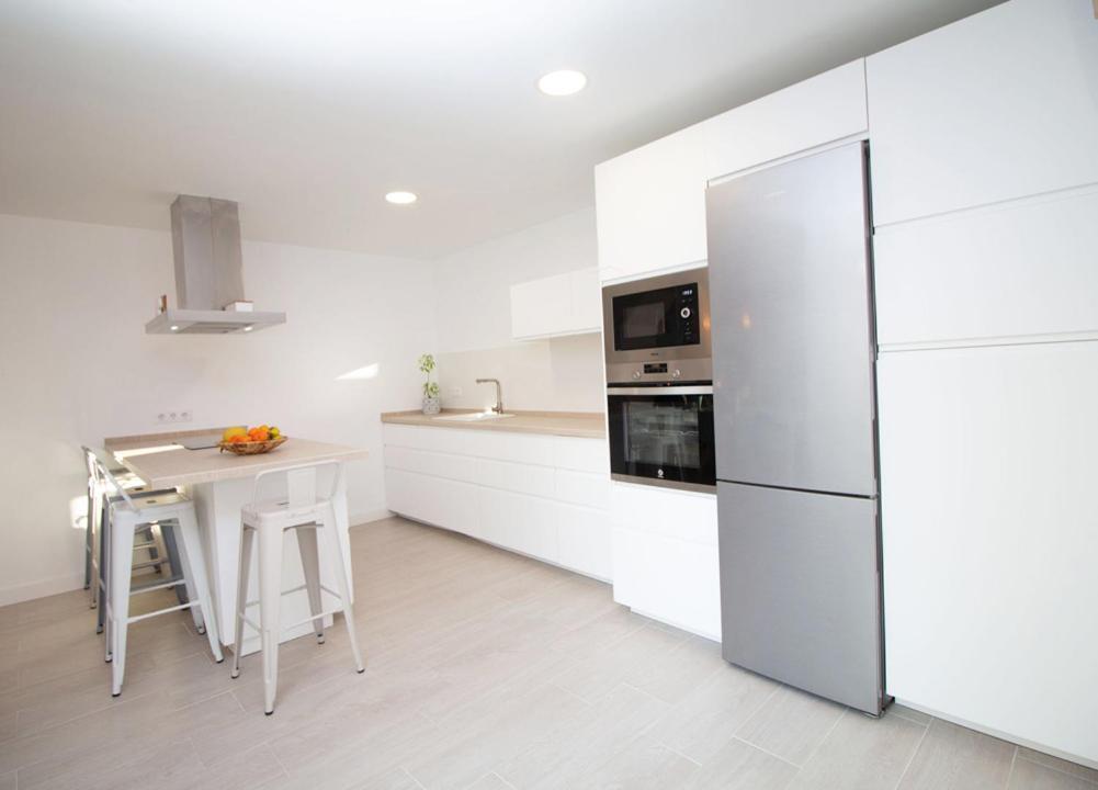 Casa con jardín privado a 300 metros de la playa, piscina Apartamento *