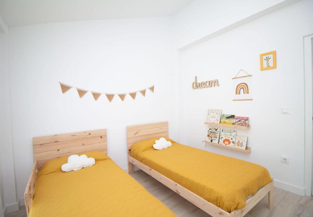 Apartamento Casa con jardín privado a 300 metros de la playa, piscina *