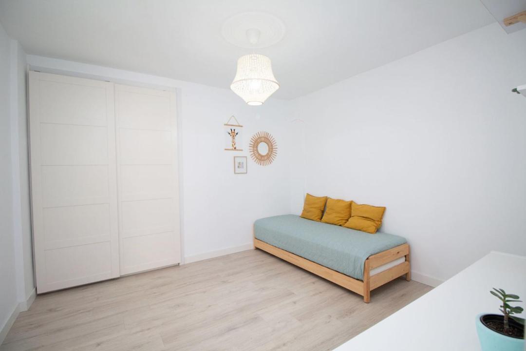 Apartamento Casa con jardín privado a 300 metros de la playa, piscina *