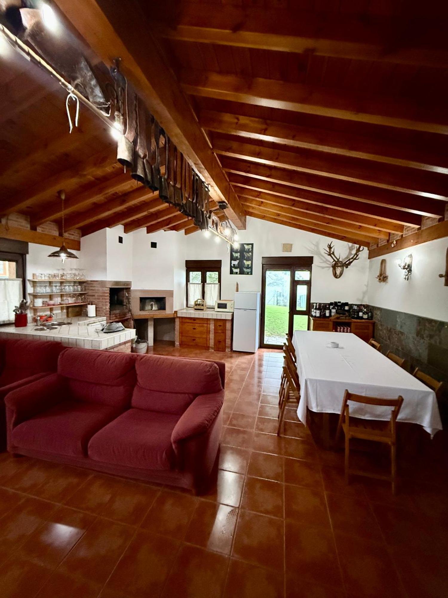 Con Zona De Asador En Quijas *