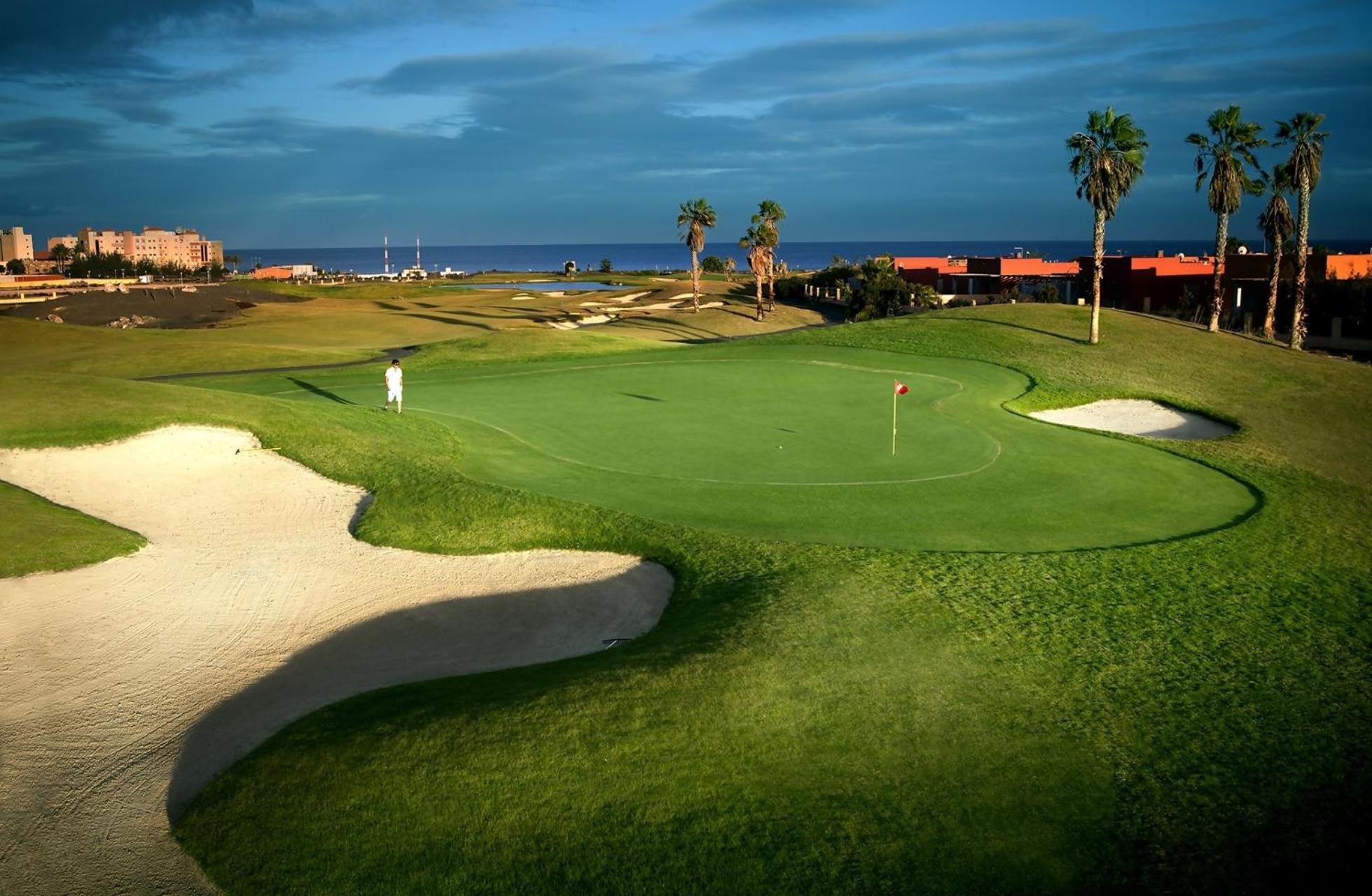 Blue Sky Golf Villa *