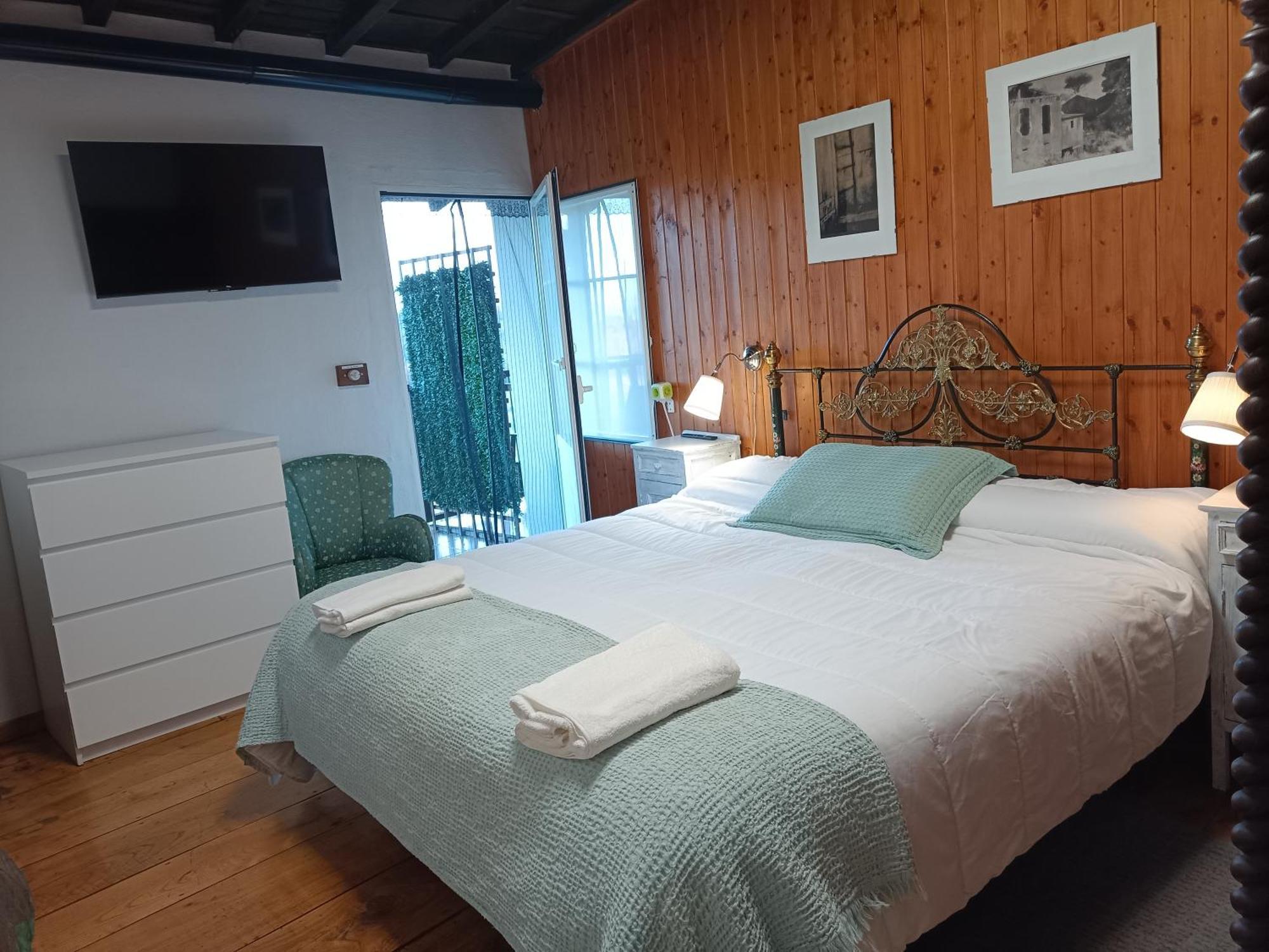 Casa Dos Muros Y Actividades En La Ribeira Sacra