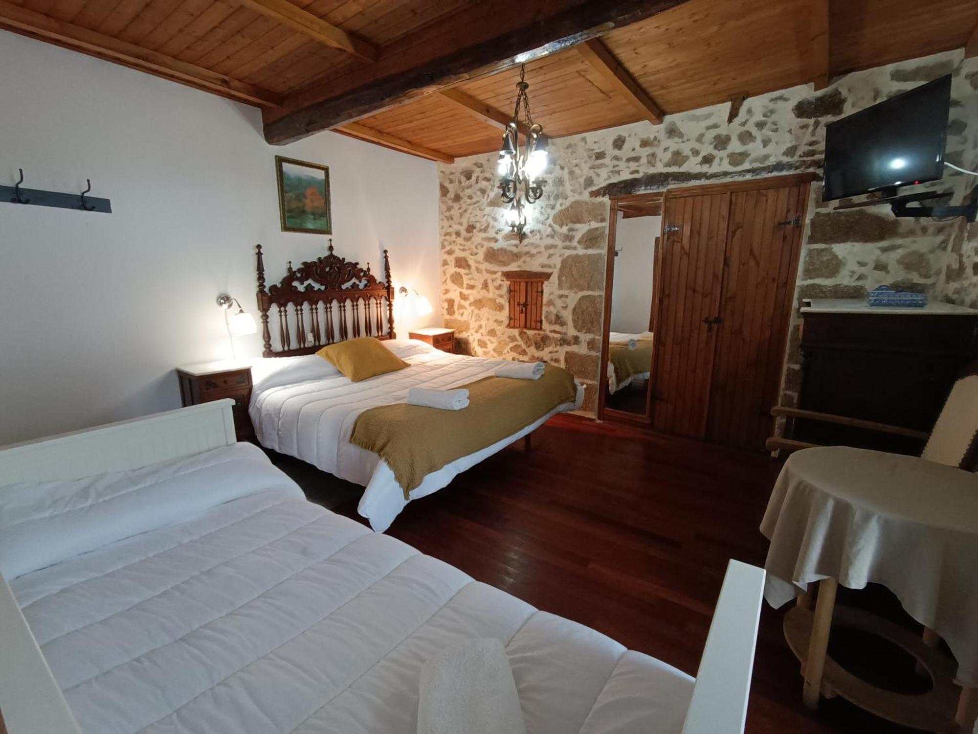 Casa Dos Muros Y Actividades En La Ribeira Sacra