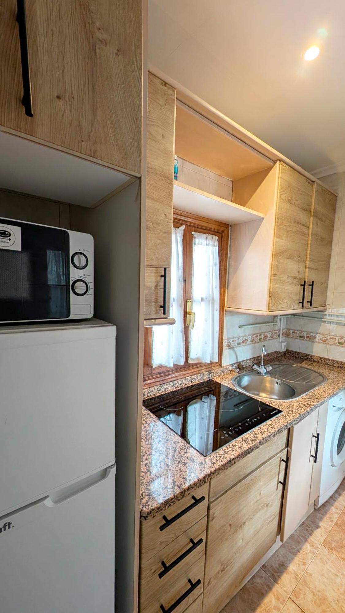 Apartamento La Casa Roja: Luminoso ático Con Vistas Sevilla