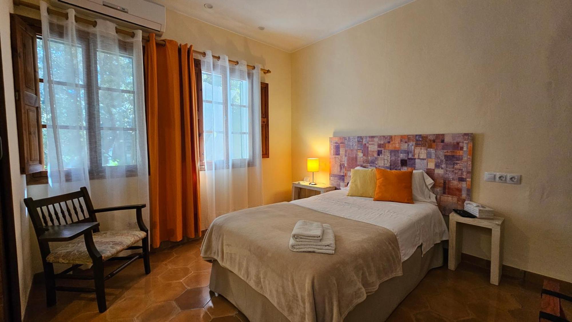 Asís De Marratxinet Hotel