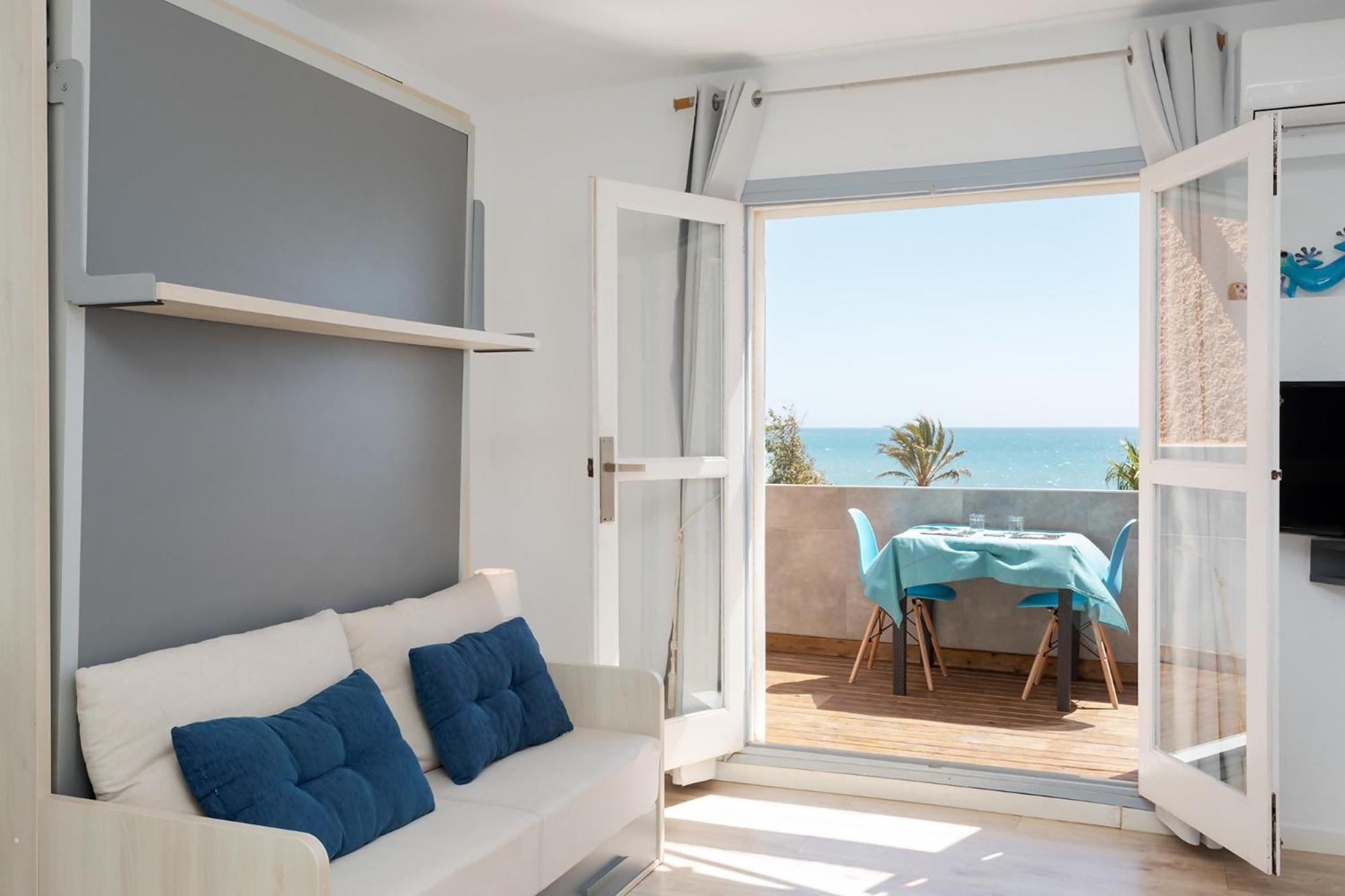 Levante19 Estudio Naturista Primera Línea * Vera