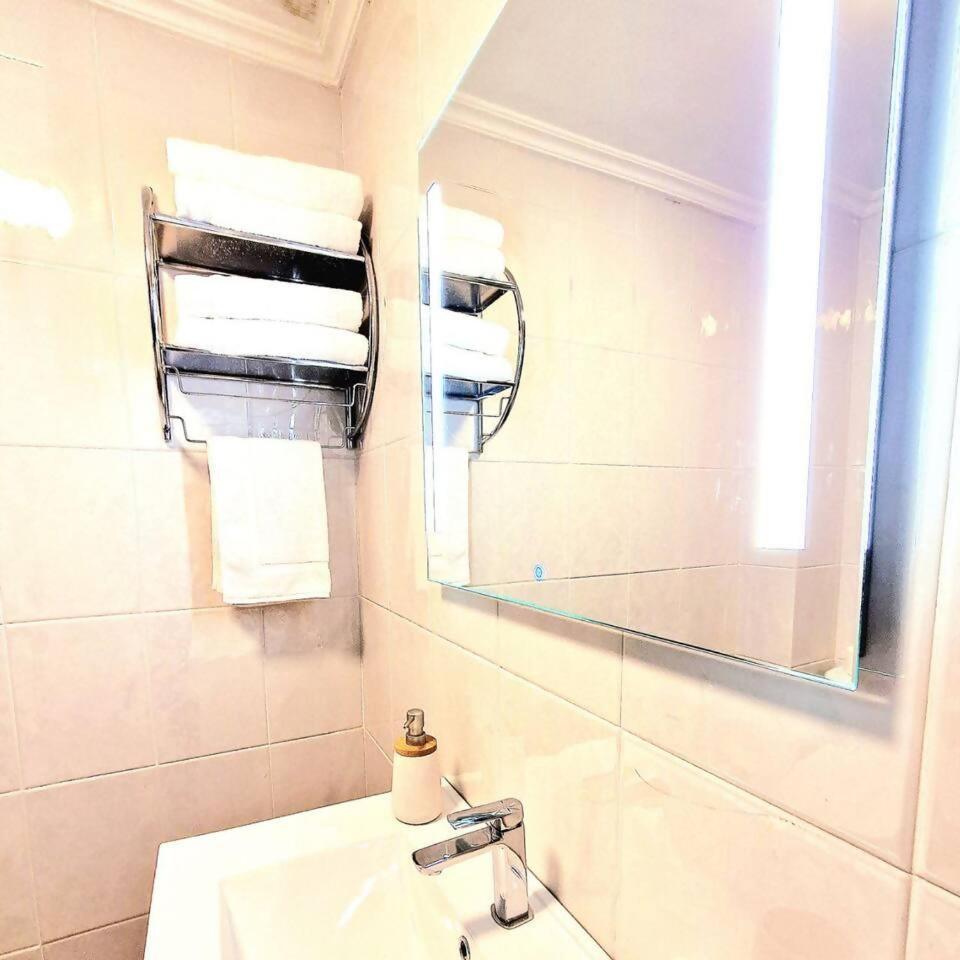 Apartamento Espacioso Y Luminoso *