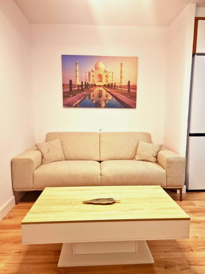 Apartment Ave *