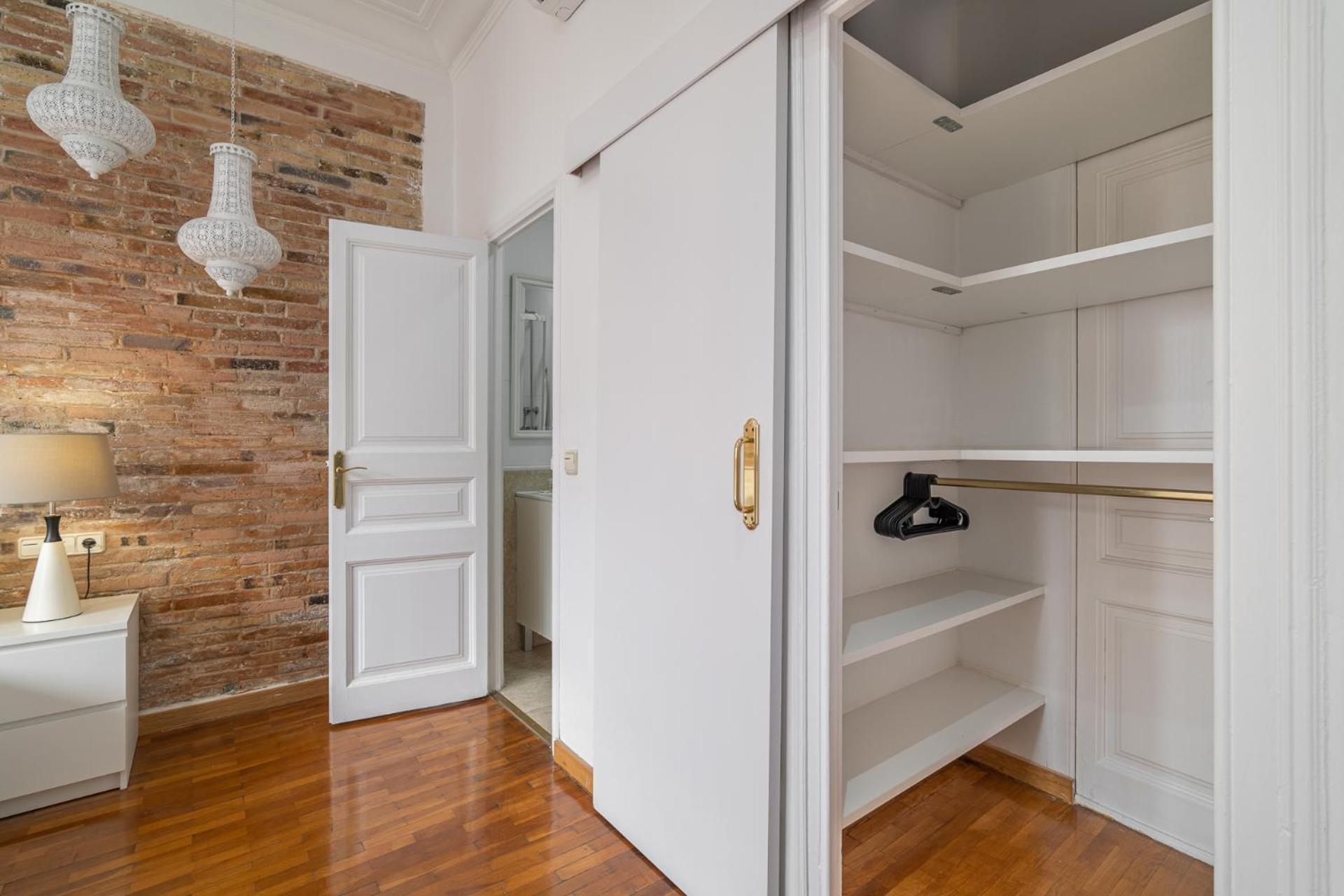 Apartment U-nique Creu Coberta Ii