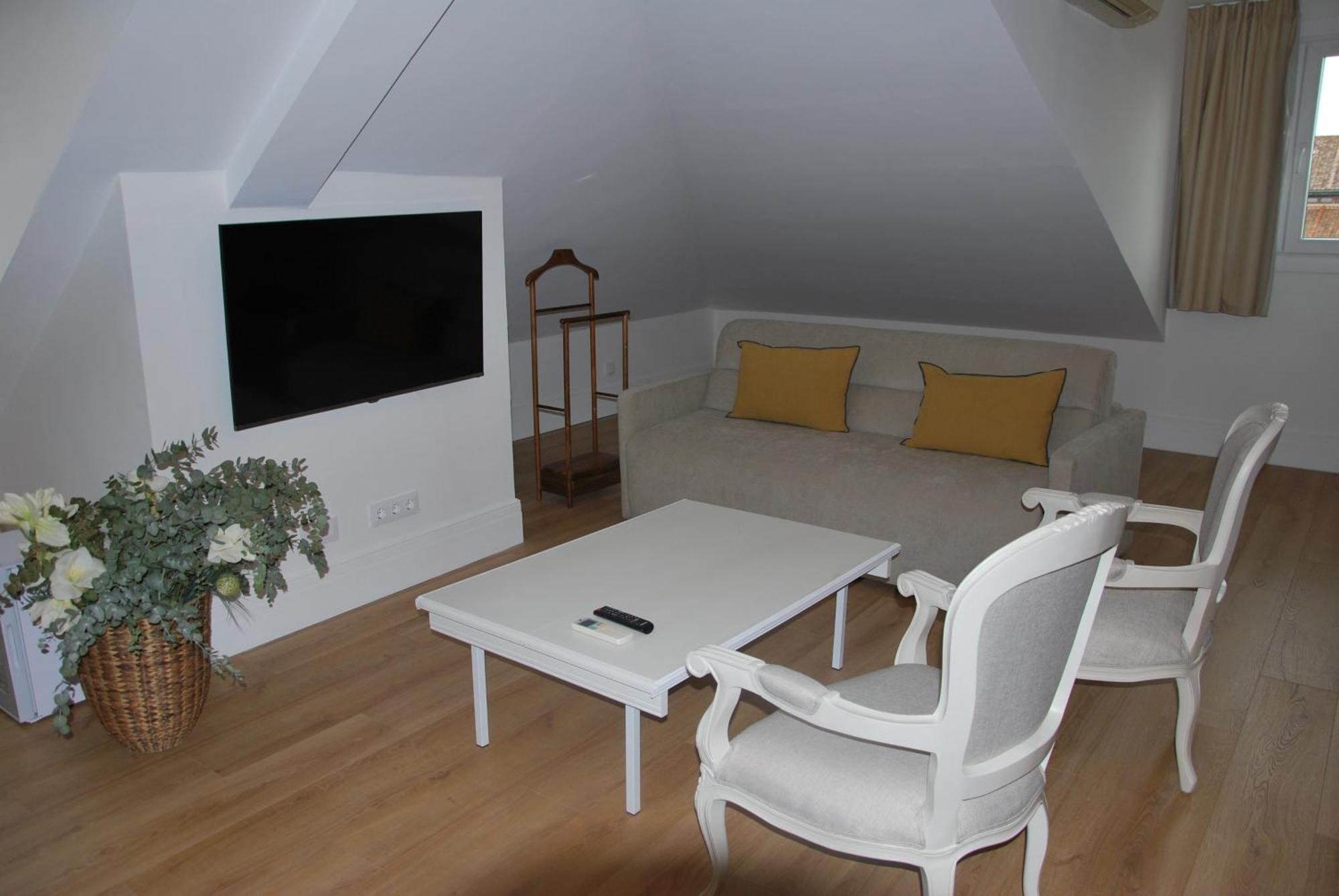 Hotel Infanta Isabel By Recordis