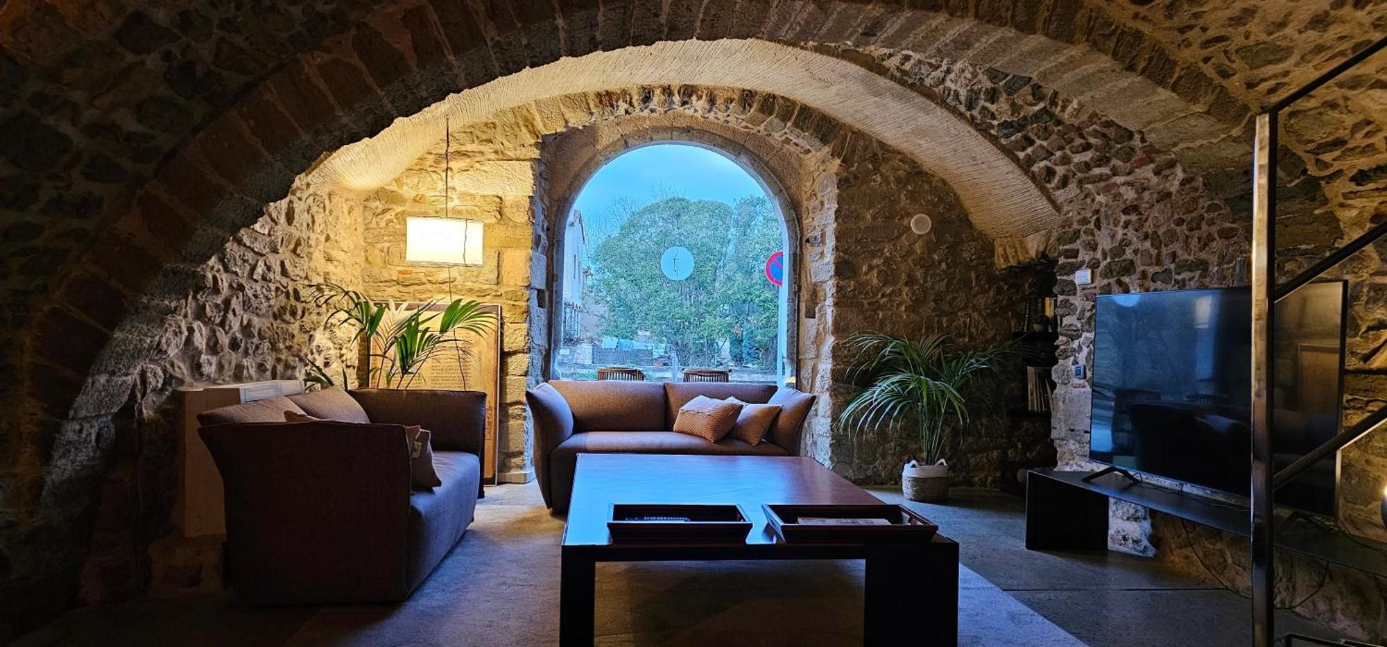 Arcs De - Adults Only 4* Monells