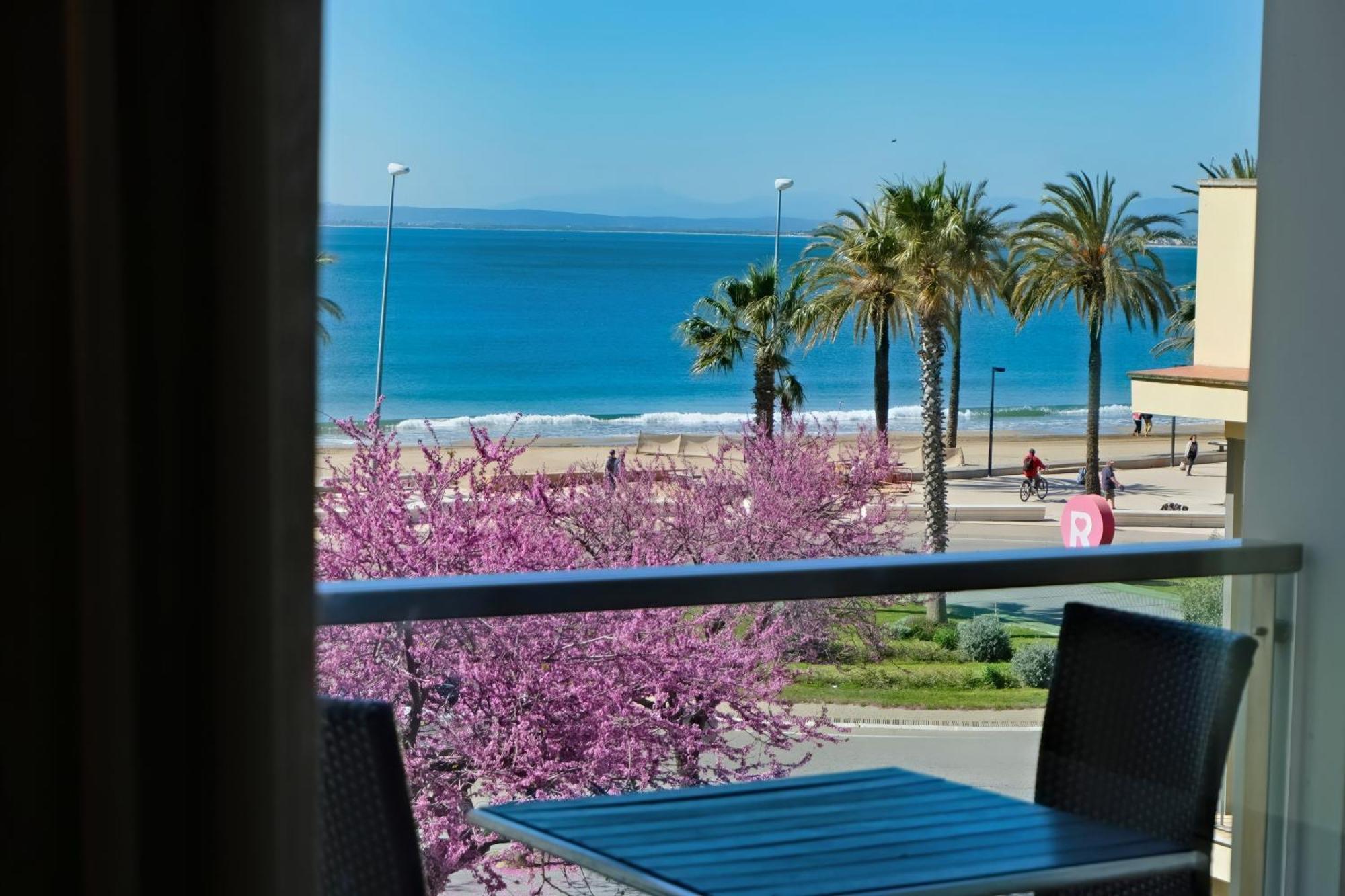 Marina Hotel 3*