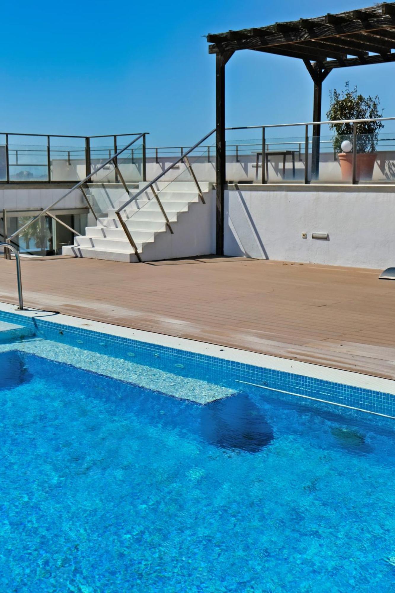 Marina Hotel