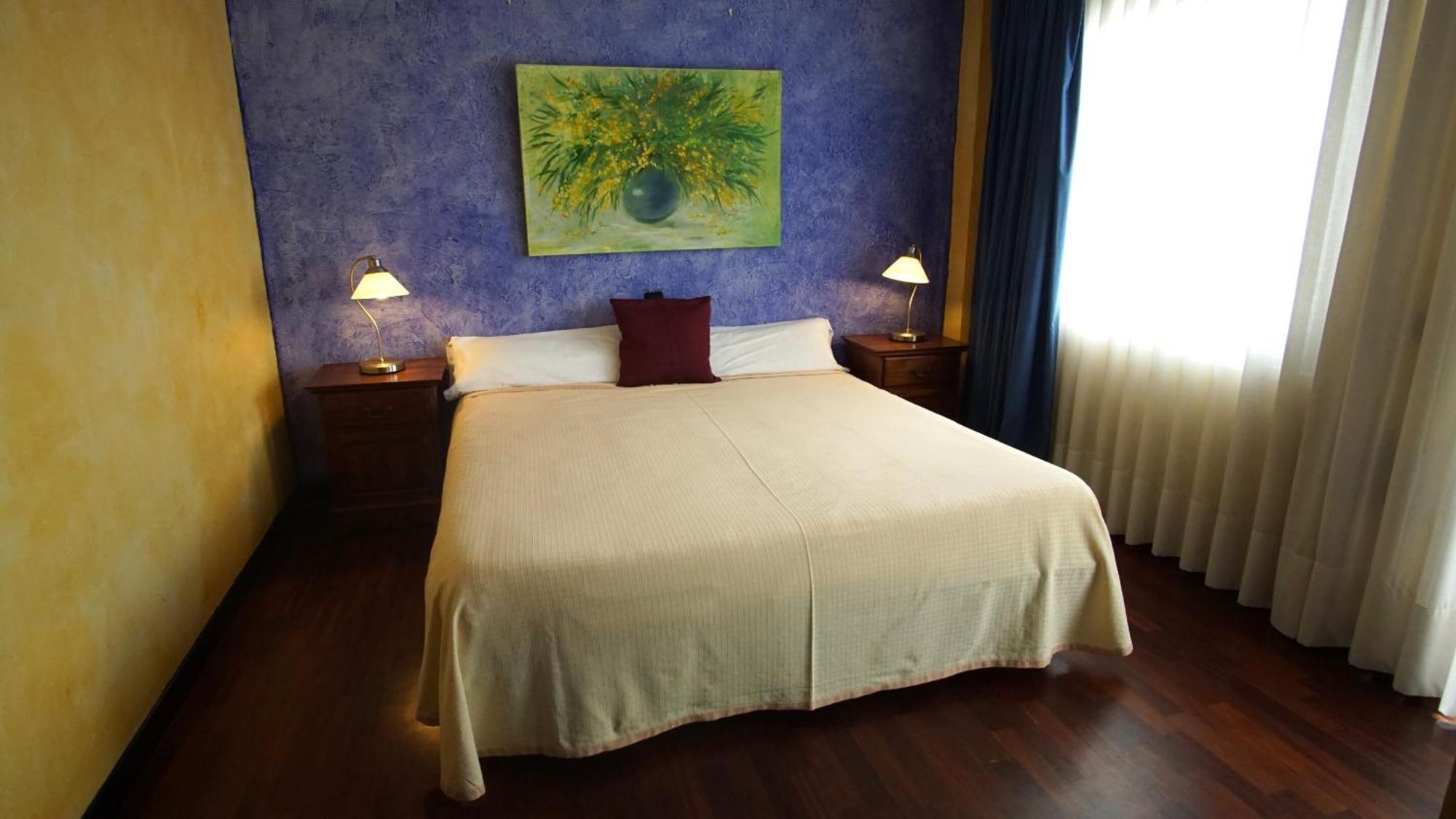 Hotel Tikar 2*