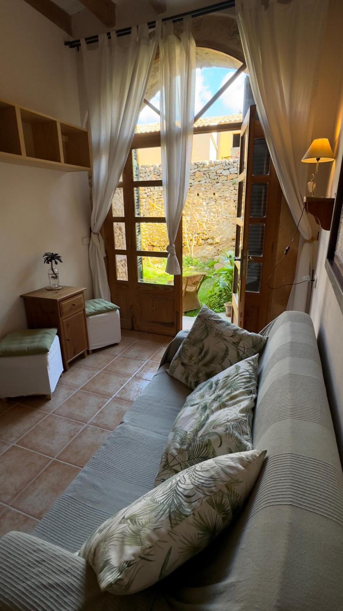 Country house Bagot Llubi
