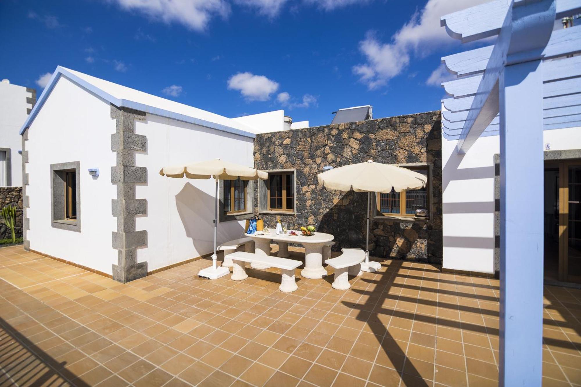 & Tao Mazo Villa