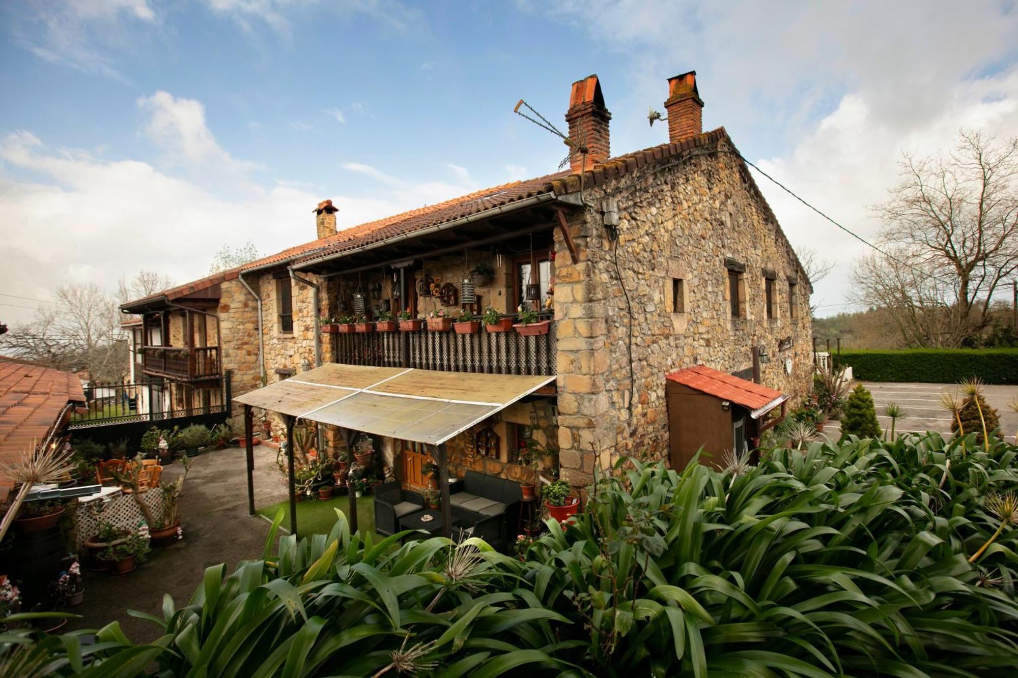 La Herradura Guest house Liermo