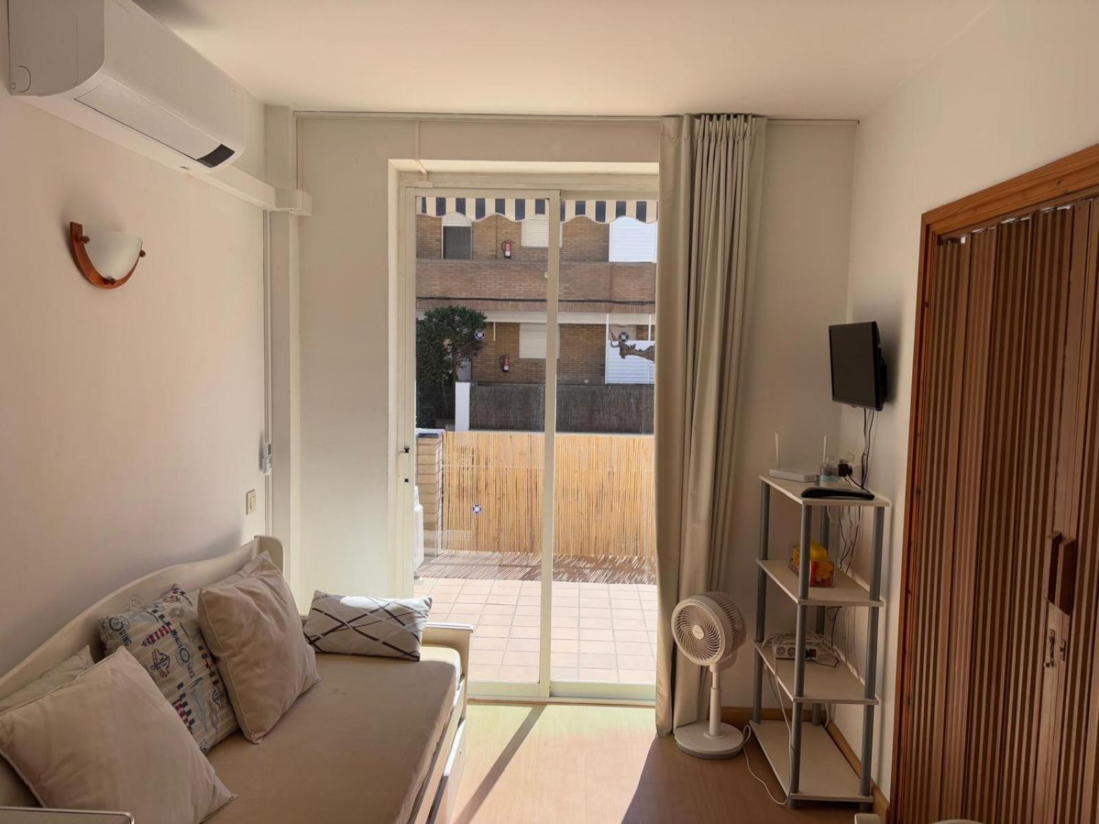 Blaupark Vacacional Con Piscina Y Terraza En